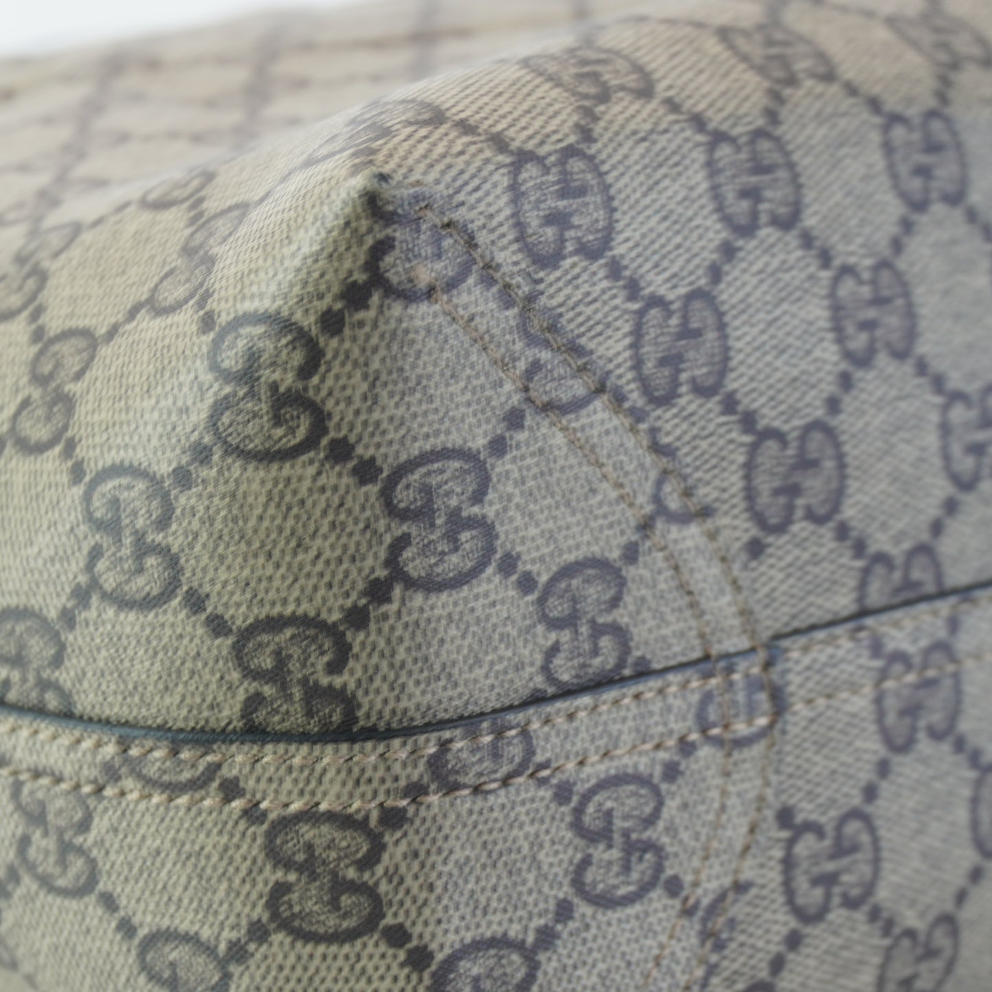 Gucci GG Supreme Reversible Tote Beige/Black