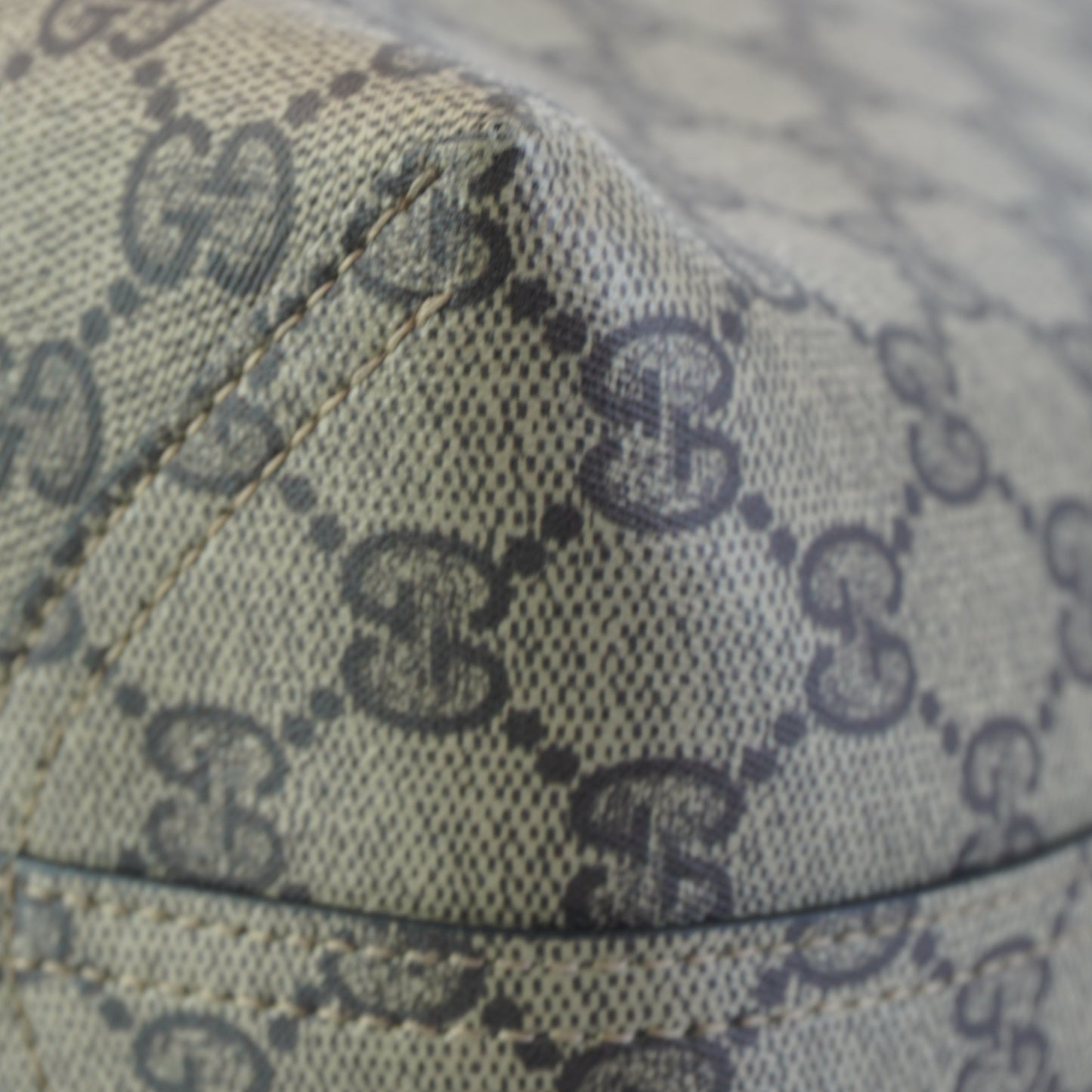 Gucci GG Supreme Reversible Tote Beige/Black