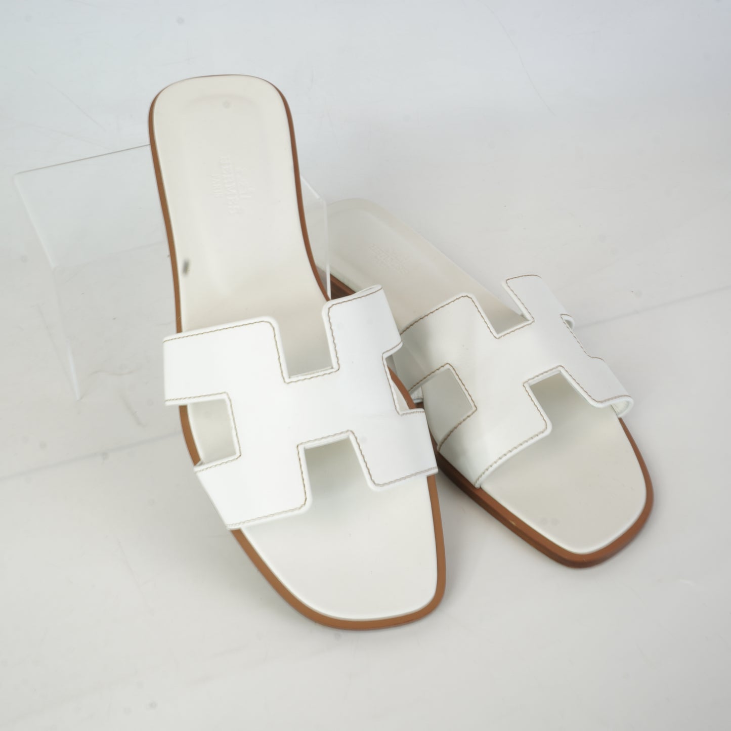 Hermes	Oran White