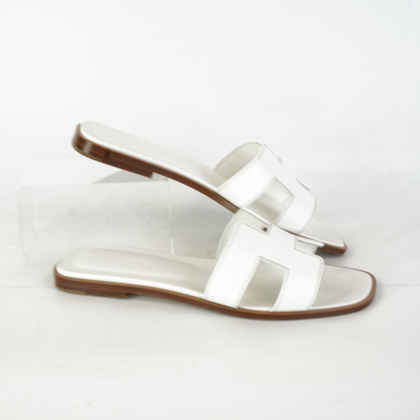 Hermes	Oran White