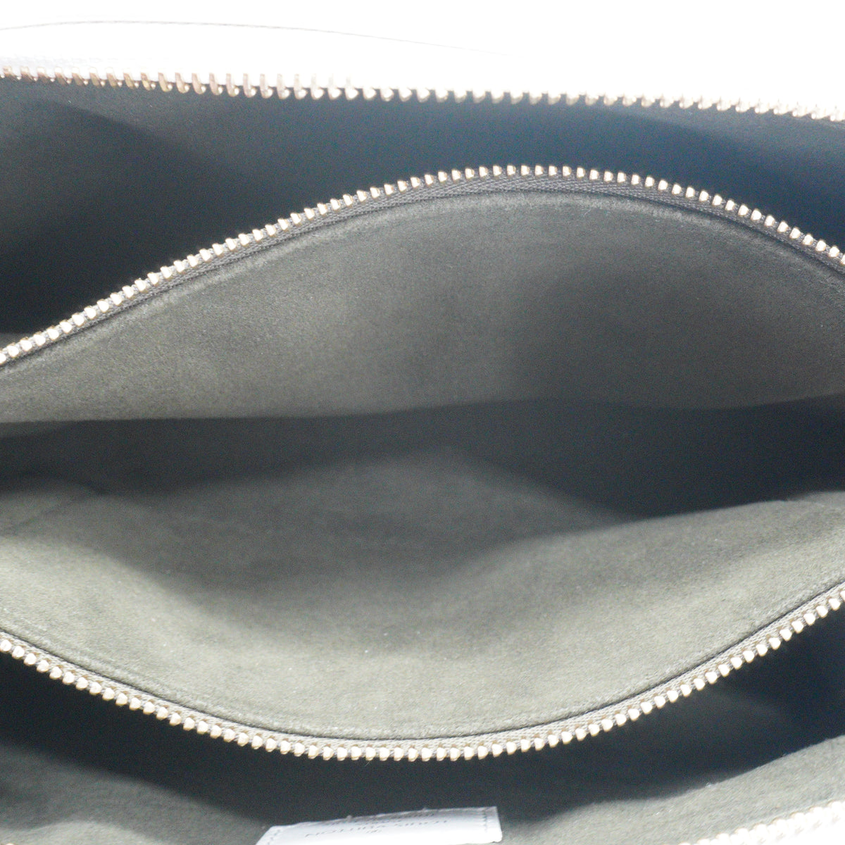 Louis Vuitton	Coussin PM Puffy Lambskin White Medium GHW