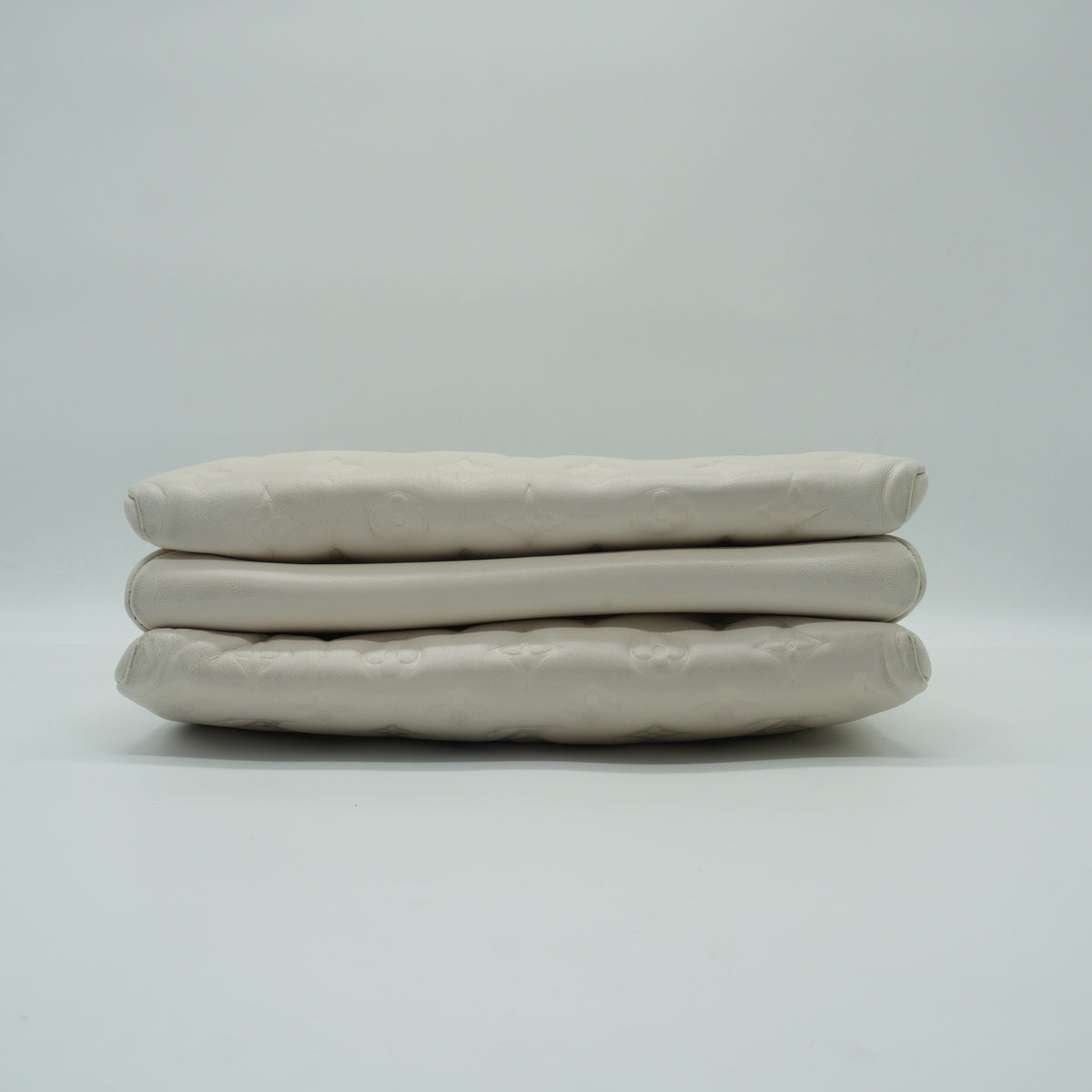 Louis Vuitton	Coussin PM Puffy Lambskin White Medium GHW