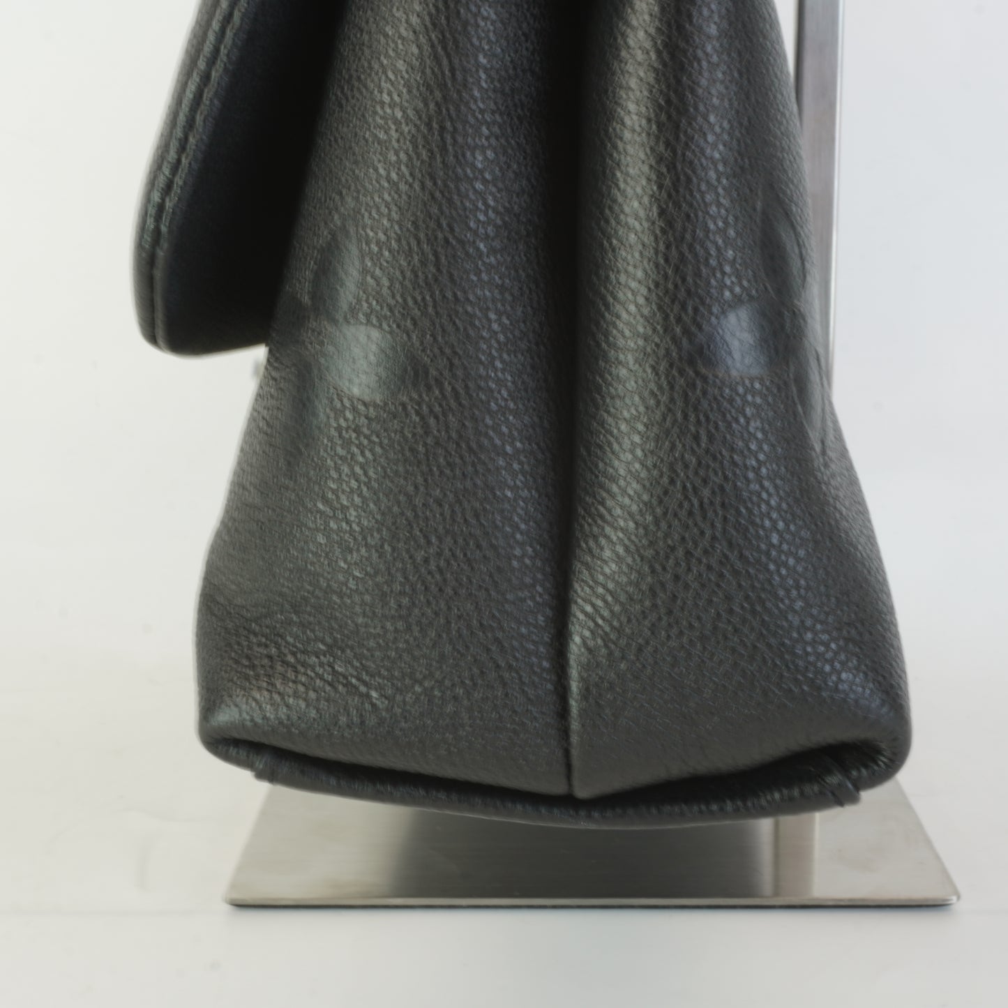 Louis Vuitton	Madeleine MM
