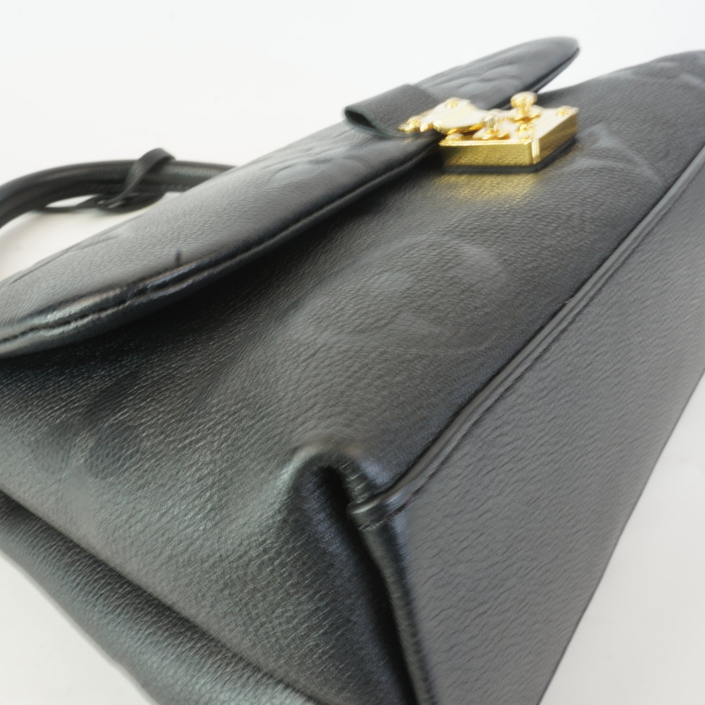 Louis Vuitton	Madeleine MM