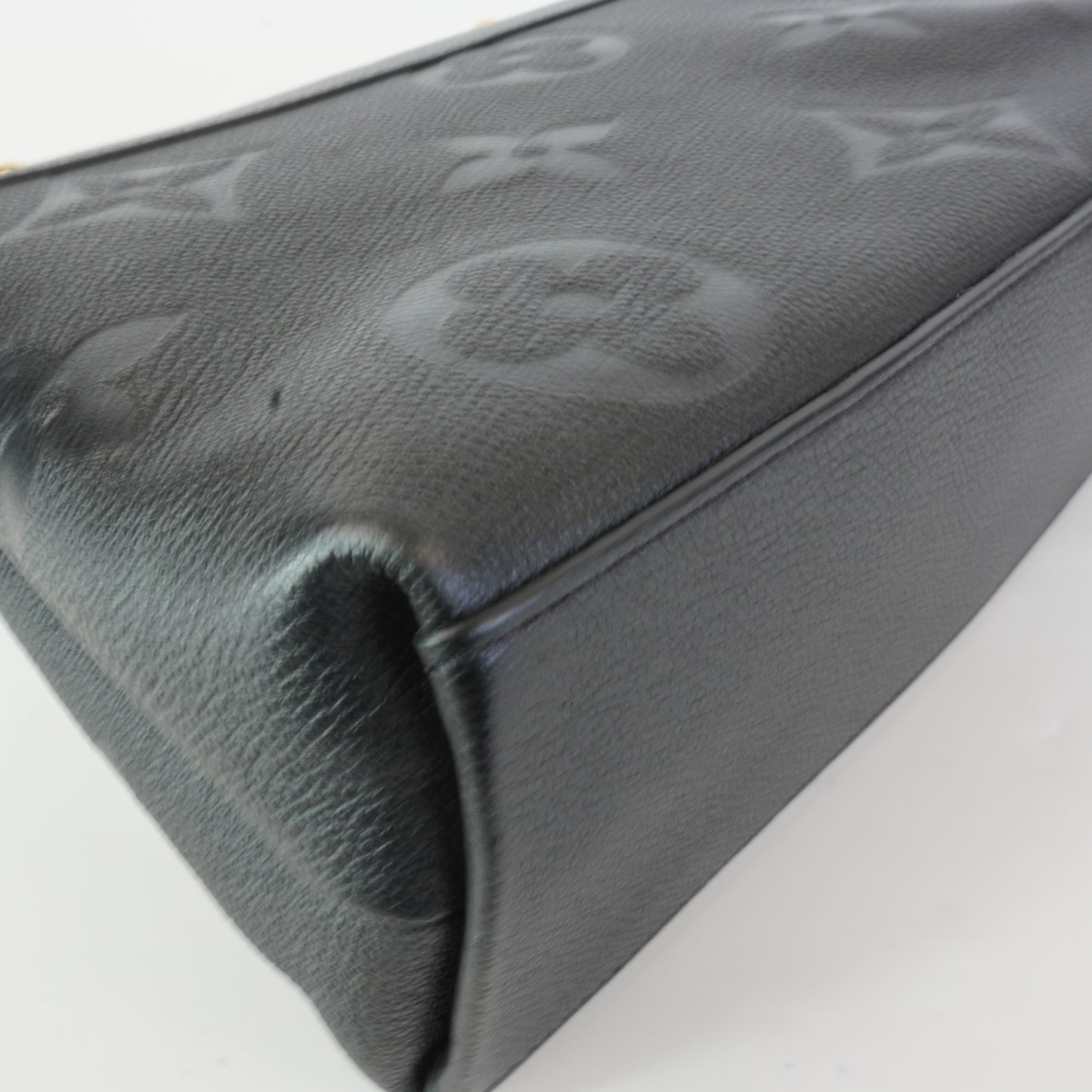 Louis Vuitton	Madeleine MM