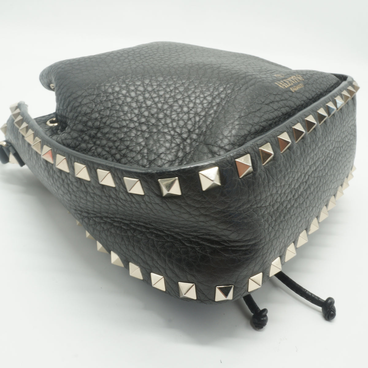 Valentino	Garavani Rockstud Small Bucket Bag Black SHW