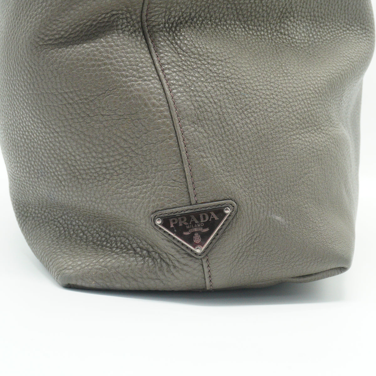 Prada	Vitello Daino Large Tote bag Argilla MW