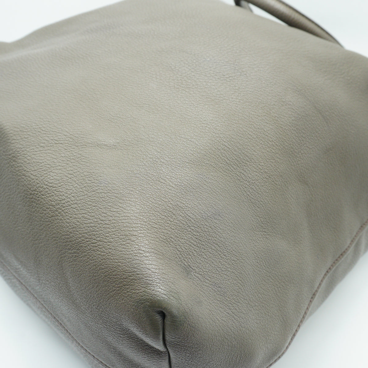 Prada	Vitello Daino Large Tote bag Argilla MW