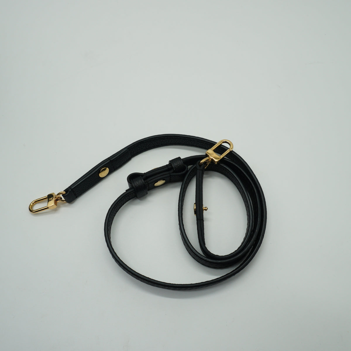 Louis Vuitton	Pochette Liv Monogram Small Black GHW