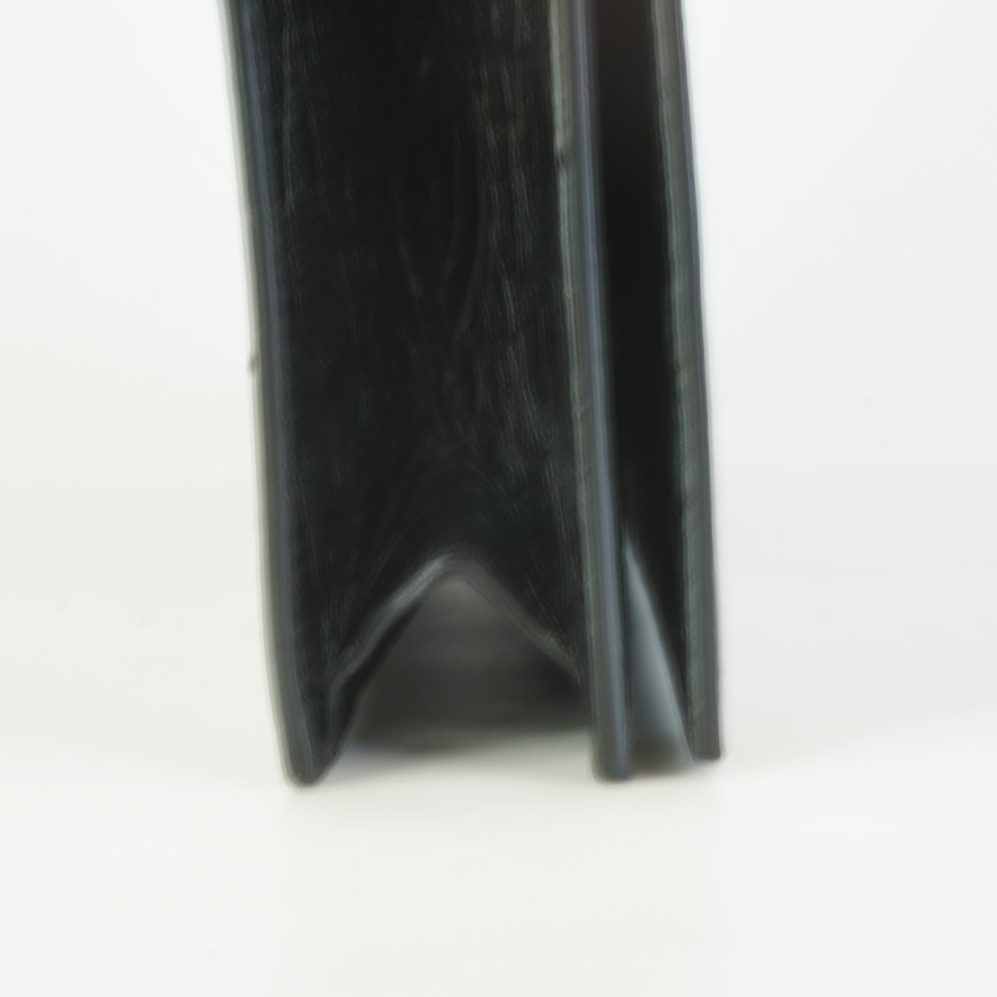 YSL	Croc-Embossed Clutch Black
