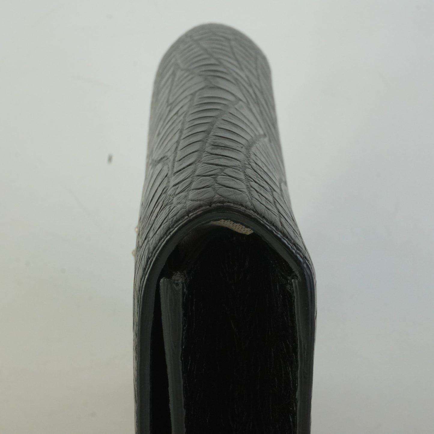 YSL	Croc-Embossed Clutch Black