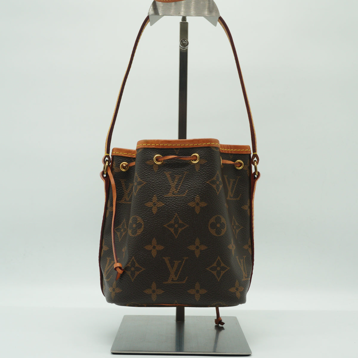 Louis Vuitton	Nano Noe Bucket Monogram GHW