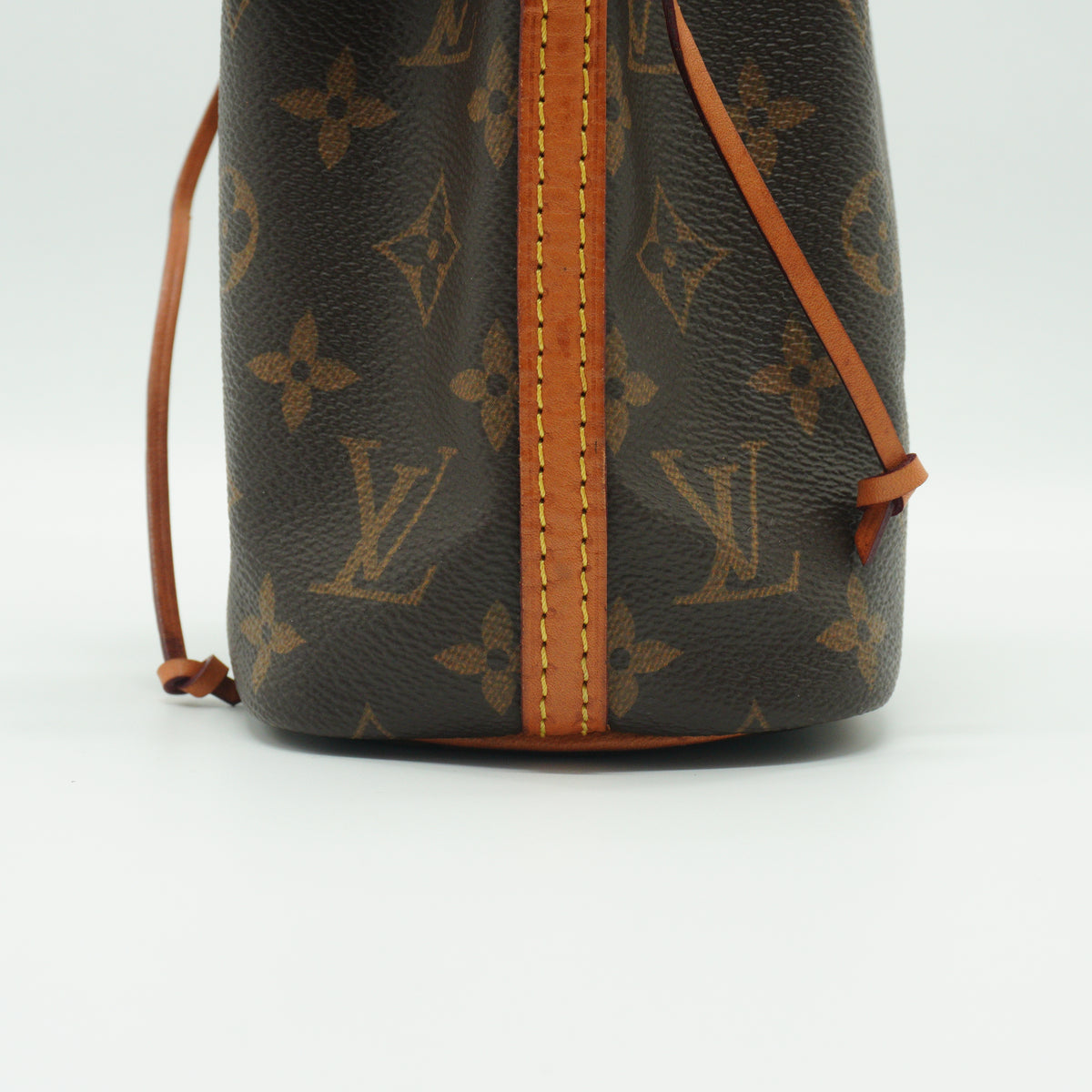 Louis Vuitton	Nano Noe Bucket Monogram GHW