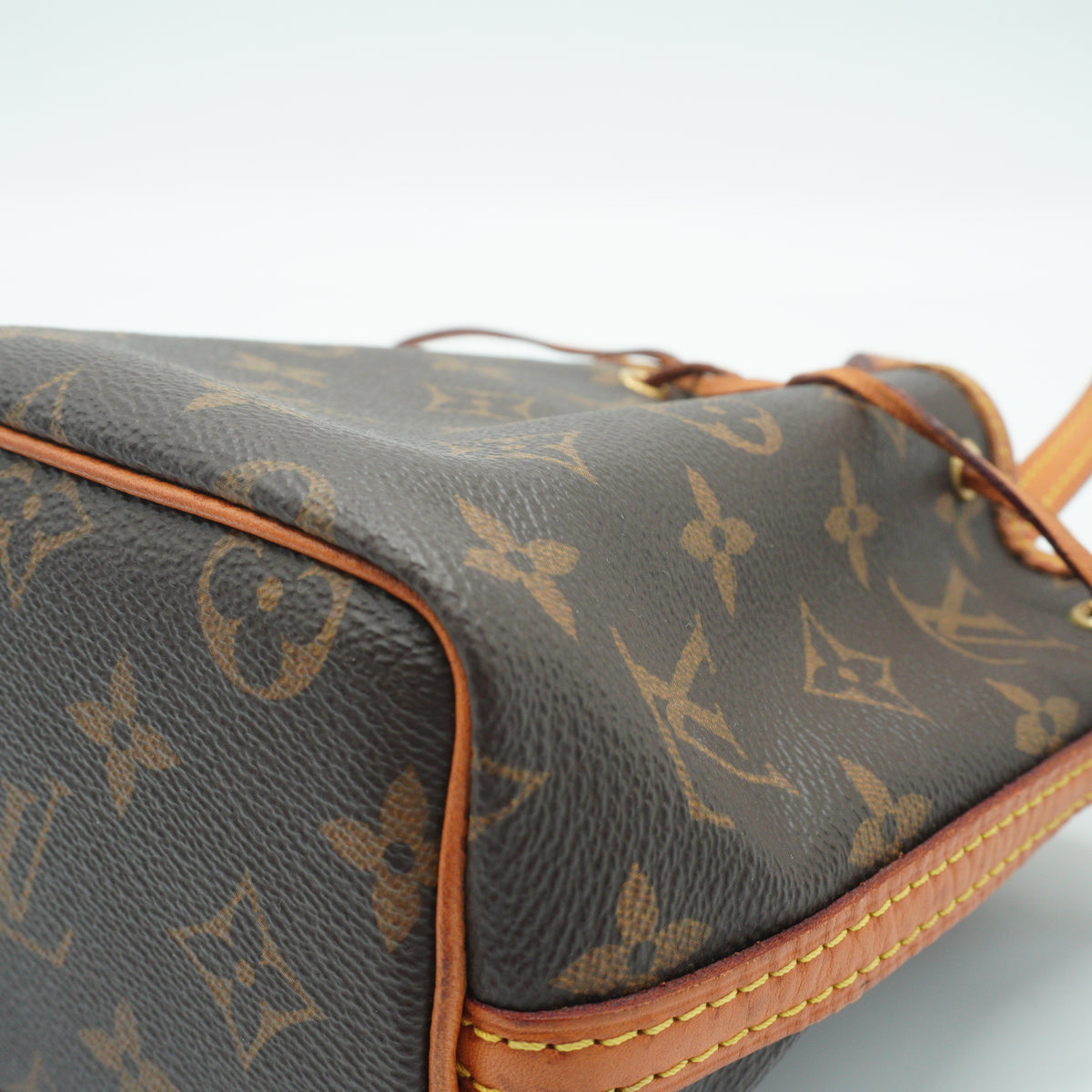 Louis Vuitton	Nano Noe Bucket Monogram GHW