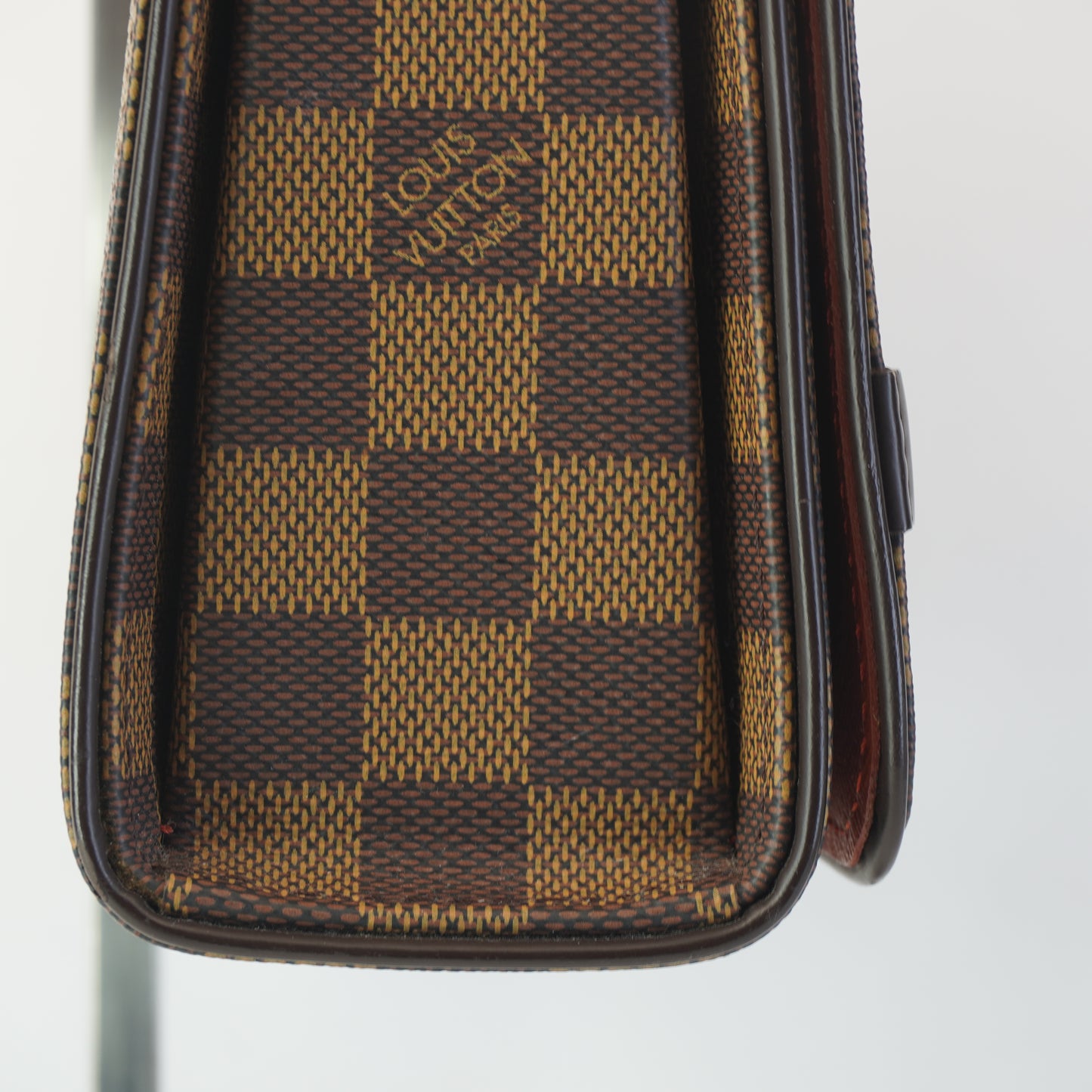 Louis Vuitton	Tribeca Long DE