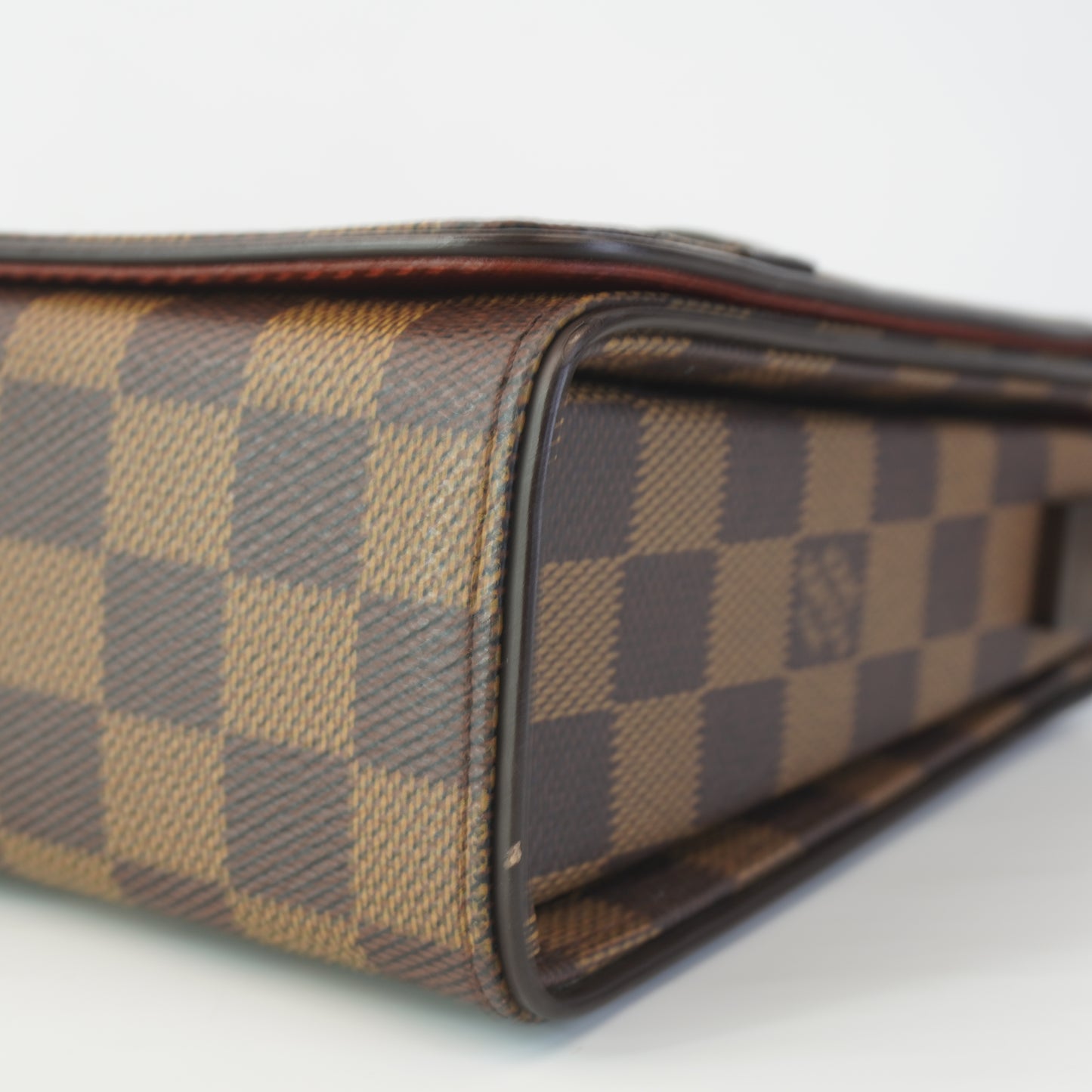 Louis Vuitton	Tribeca Long DE