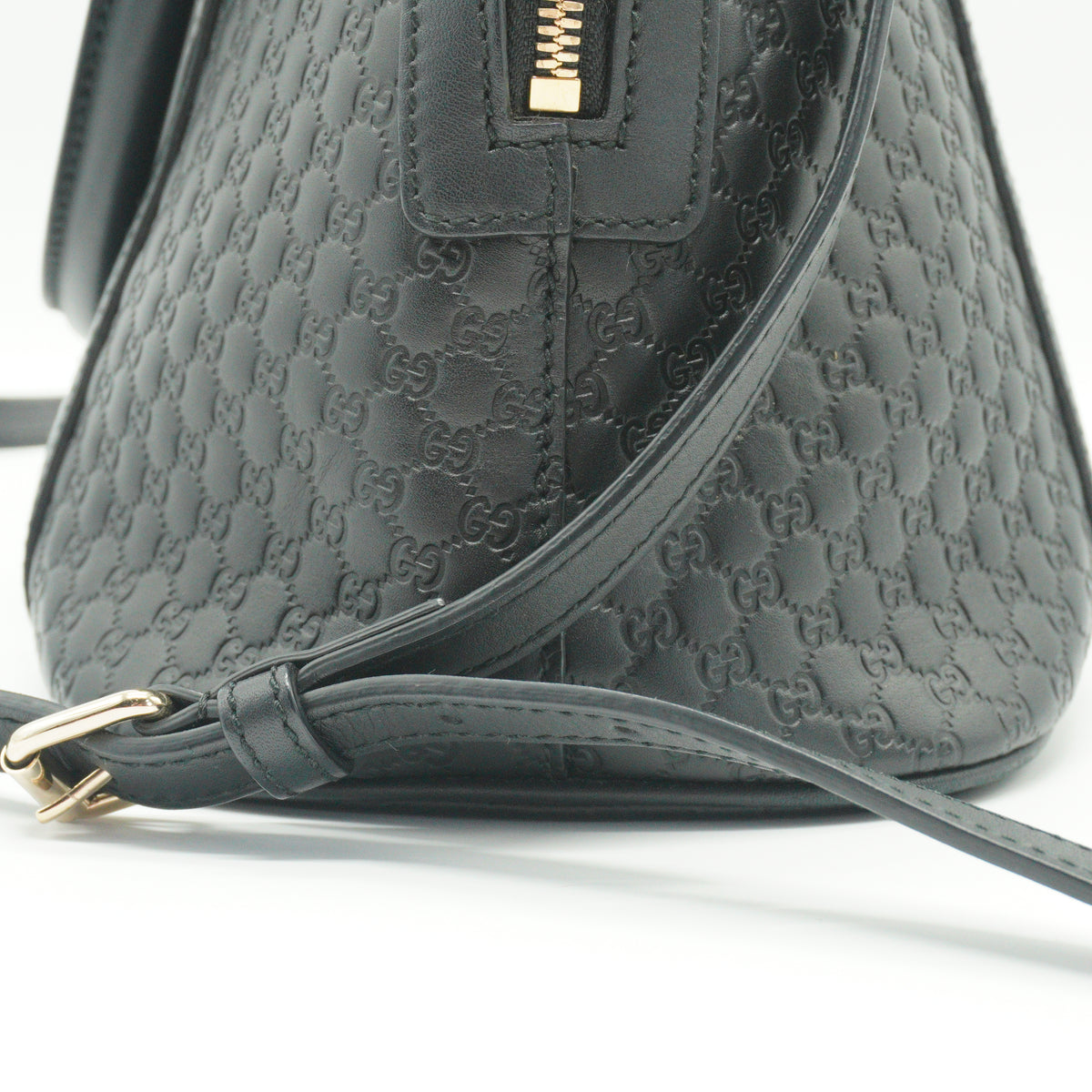 Gucci	Microguccissima Dome Bag Black medium GHW