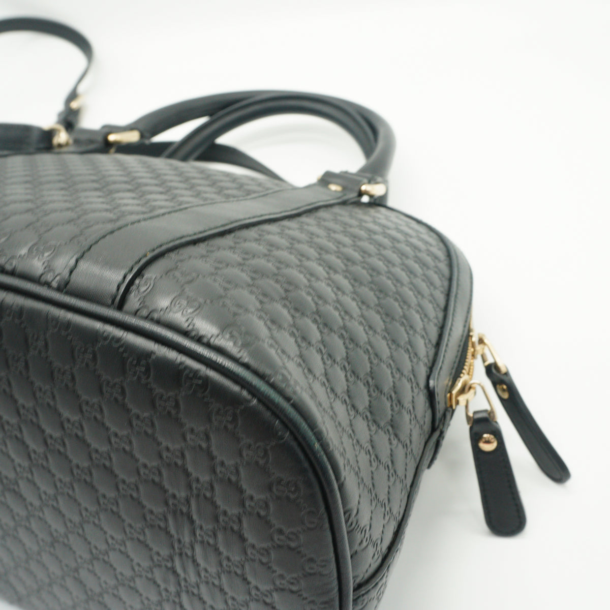 Gucci	Microguccissima Dome Bag Black medium GHW
