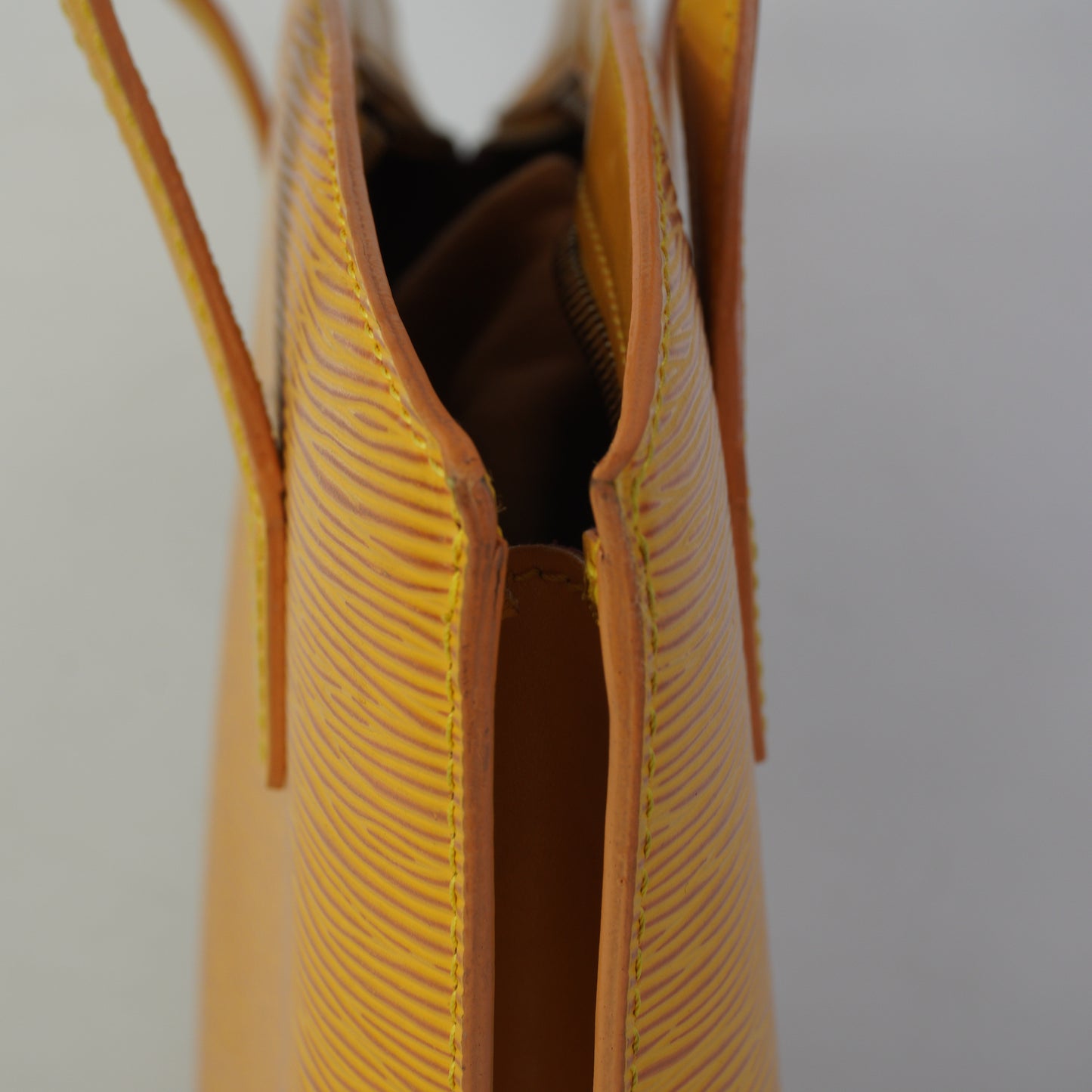 Louis Vuitton	Epi Yellow GHW Small
