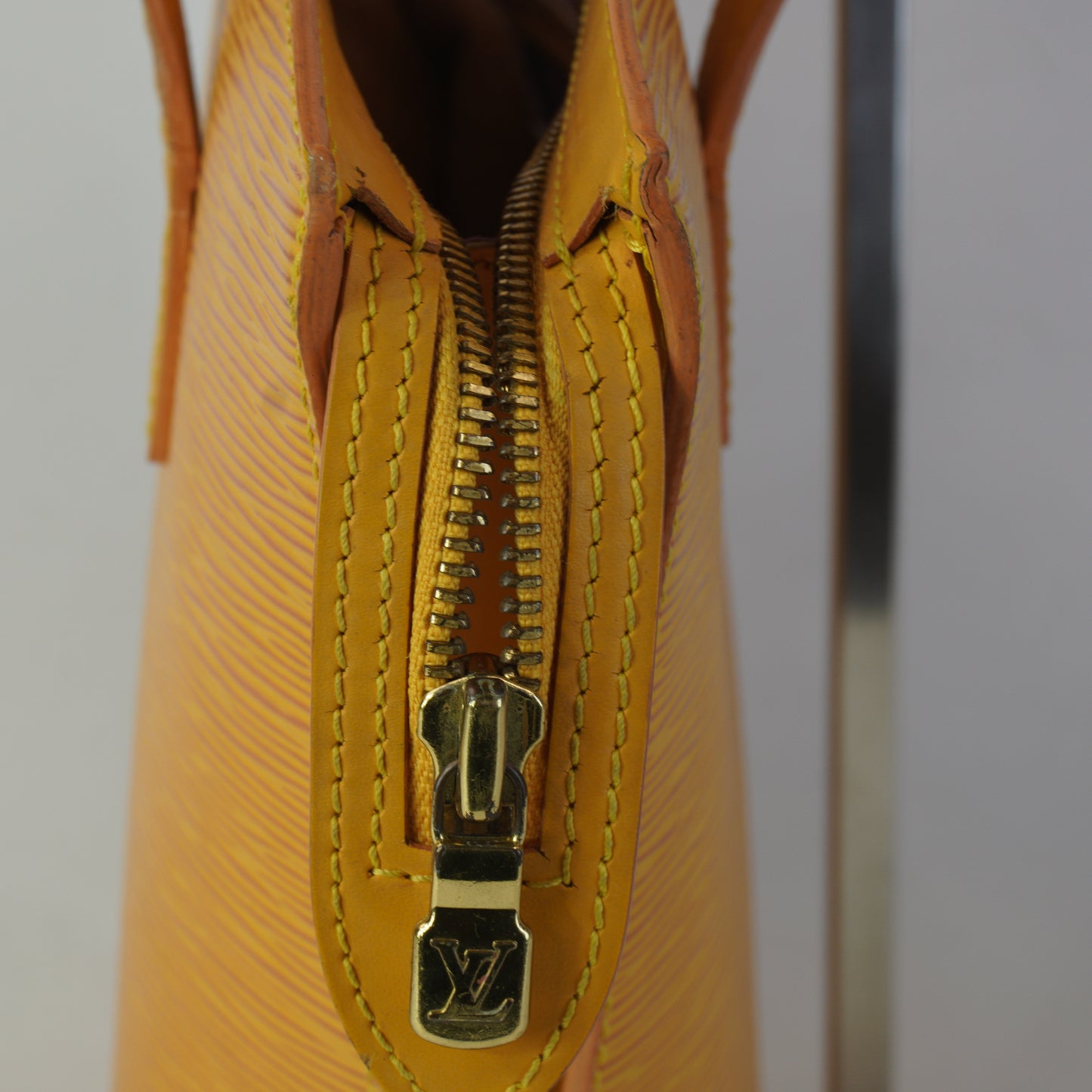 Louis Vuitton	Epi Yellow GHW Small