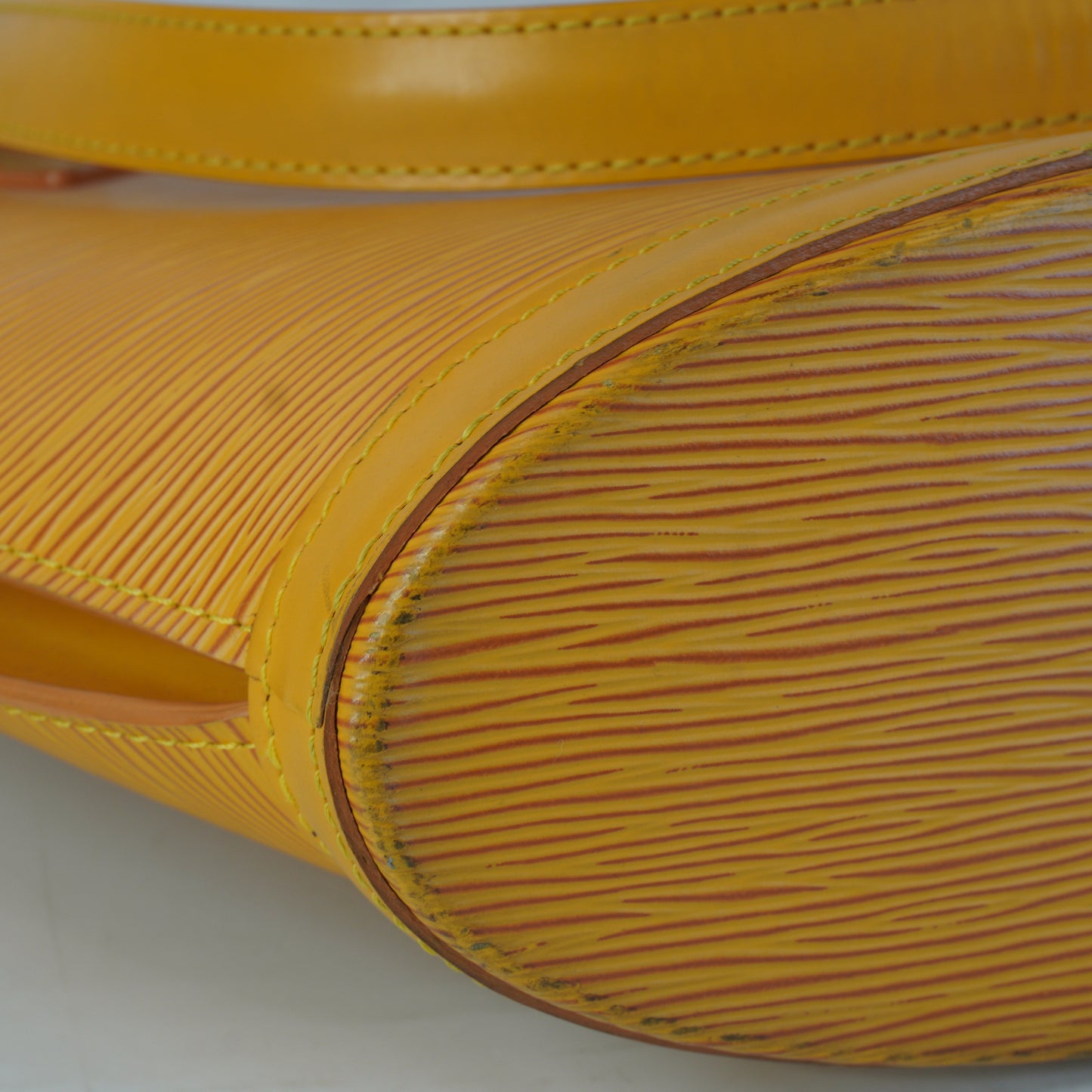 Louis Vuitton	Epi Yellow GHW Small