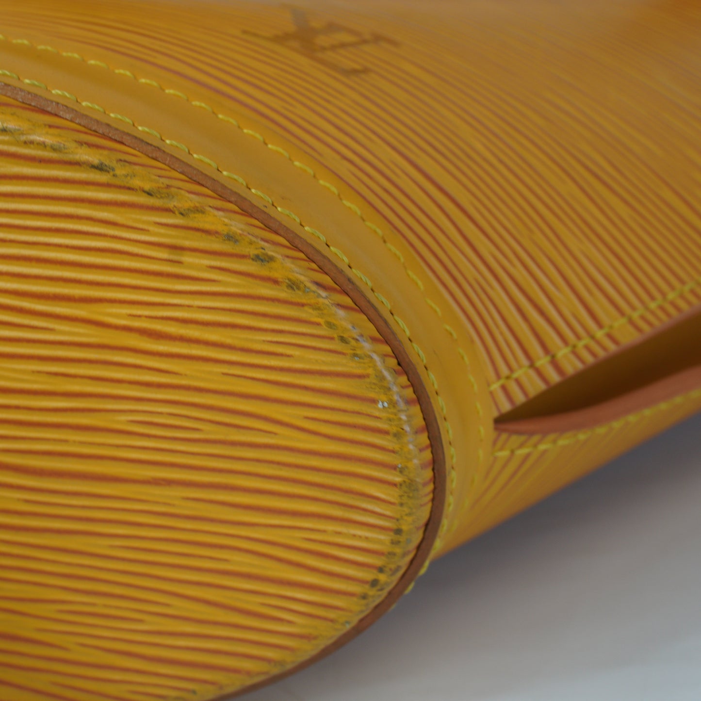 Louis Vuitton	Epi Yellow GHW Small