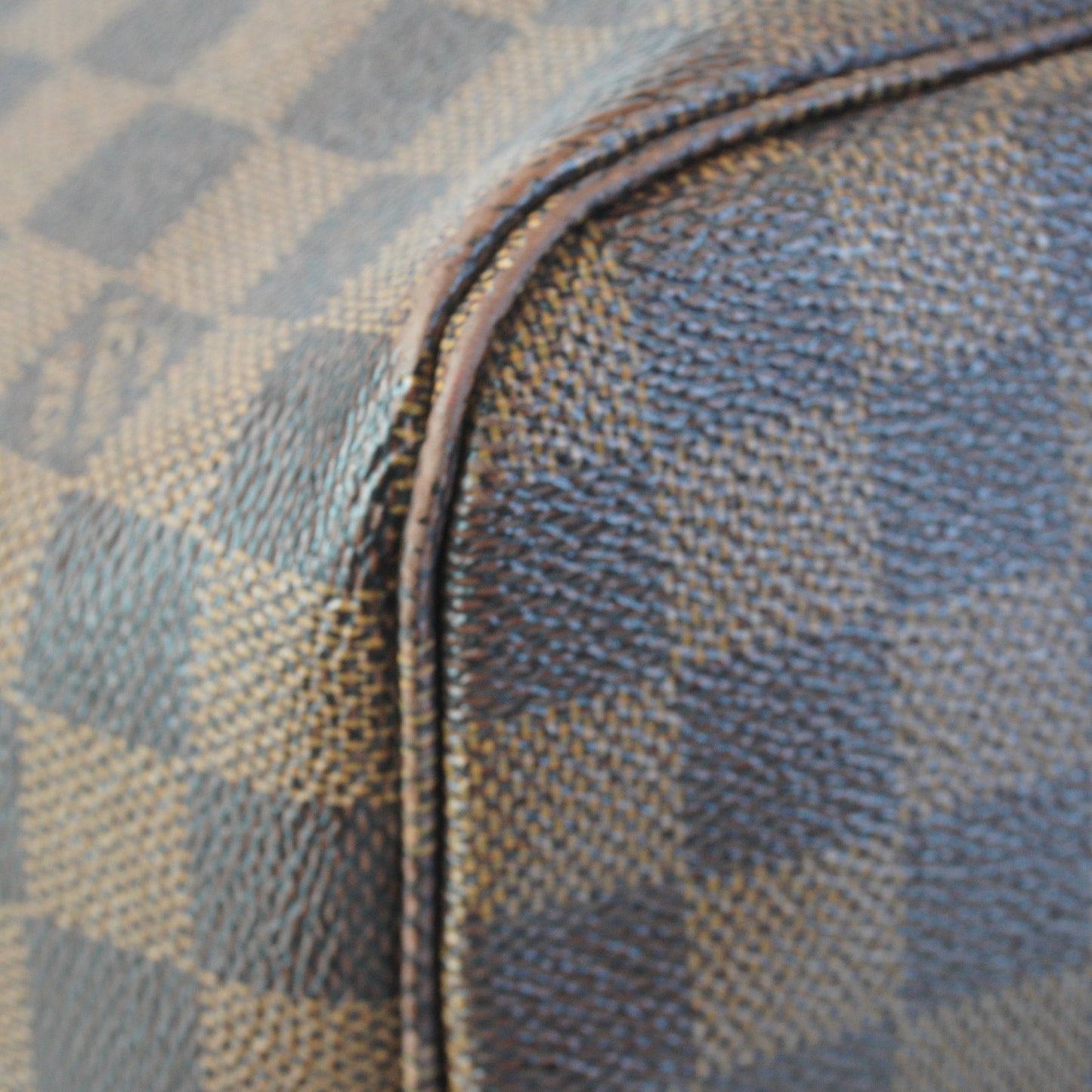 Louis Vuitton	Neverfull MM Tote GHW