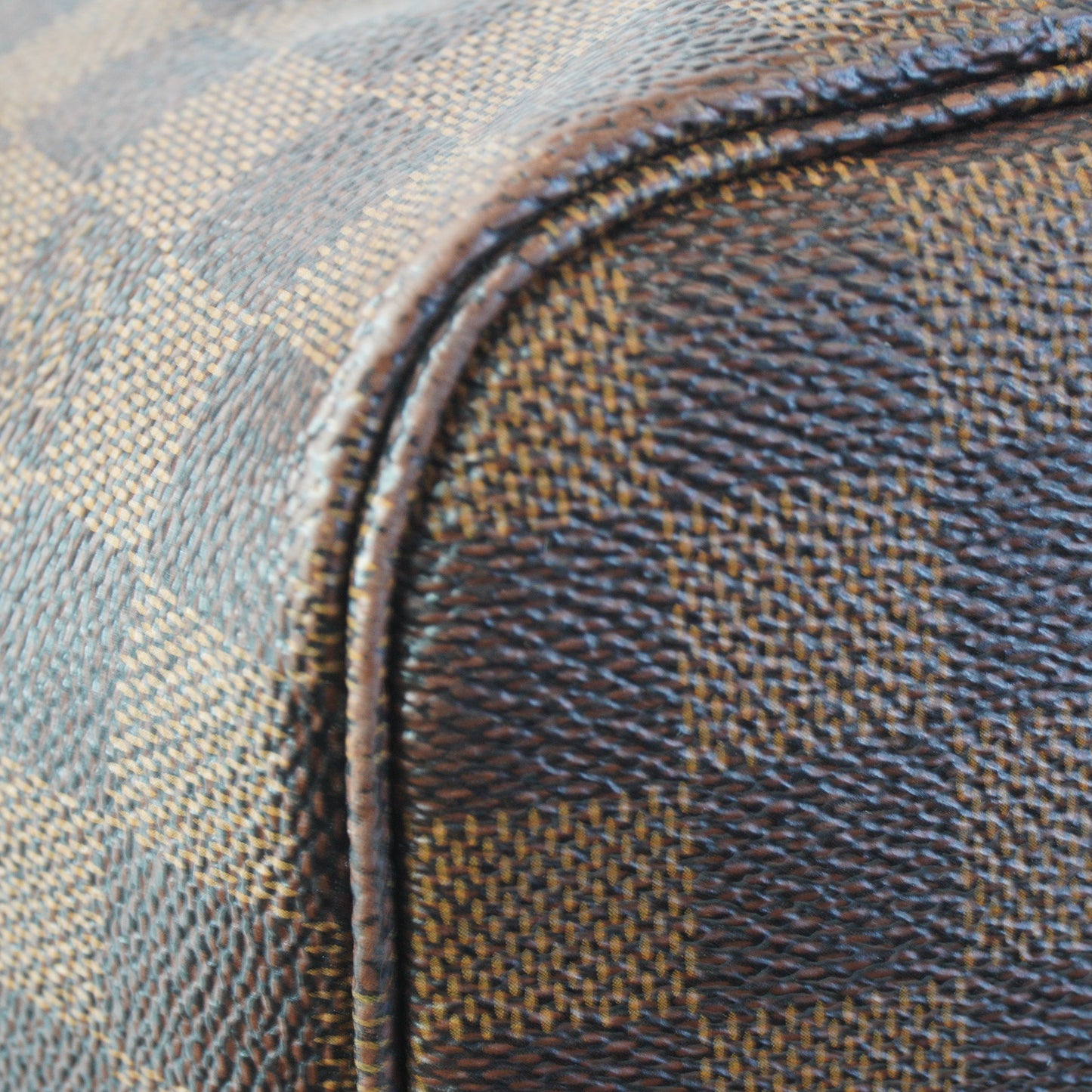 Louis Vuitton	Neverfull MM Tote GHW