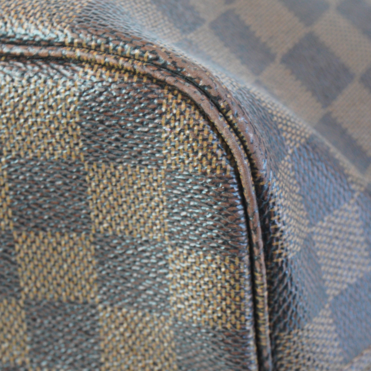 Louis Vuitton	Neverfull MM Tote GHW