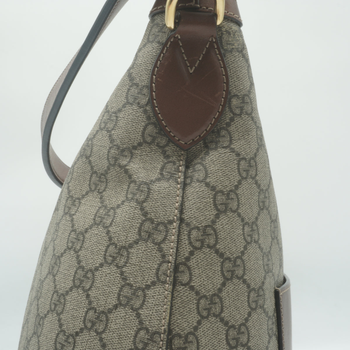 Gucci	GG Supreme Linea A  Hobo Bag Medium GHW