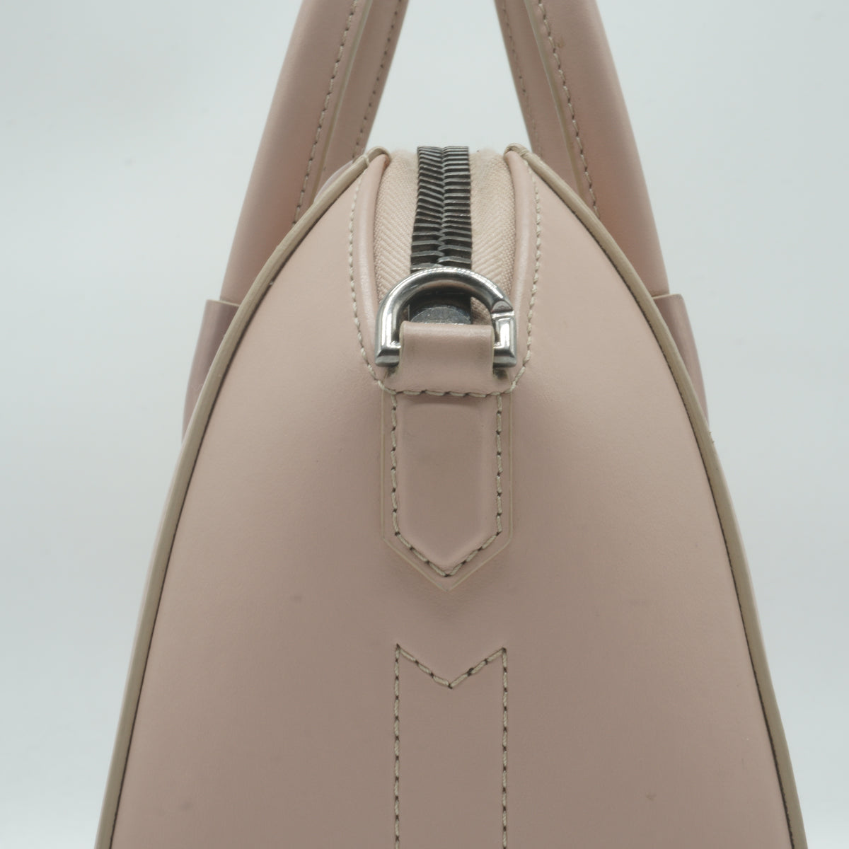 Givenchy	Antigona Mini pink SHW