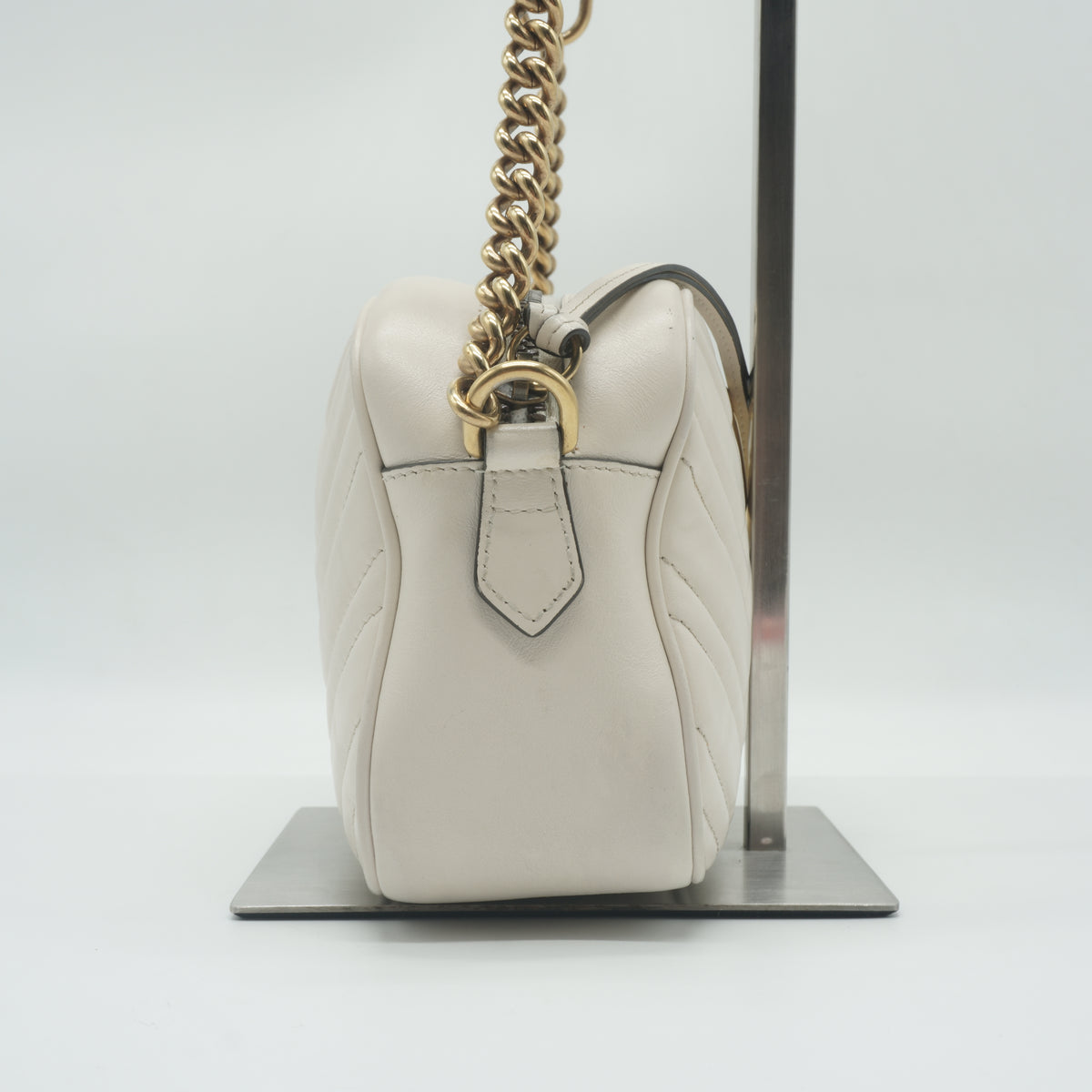 Gucci	GG Marmont Camera Bag white Small
