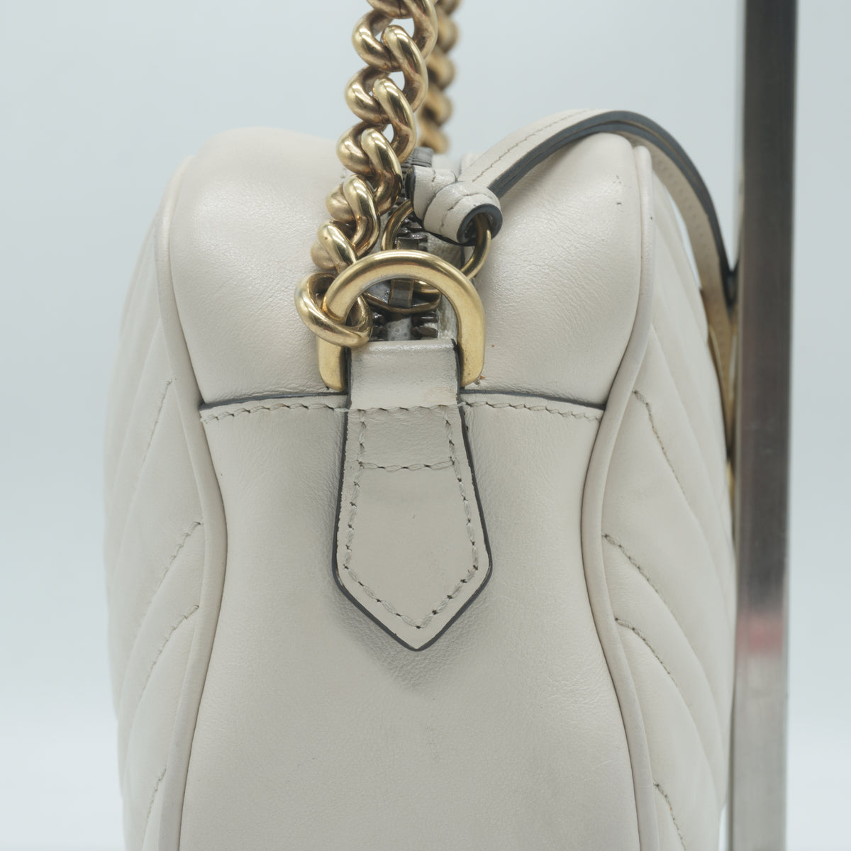Gucci	GG Marmont Camera Bag white Small