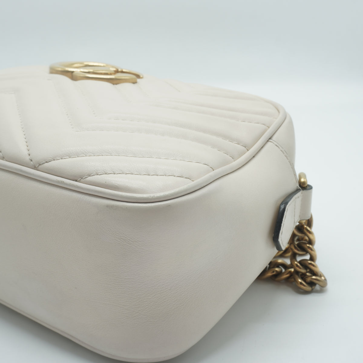 Gucci	GG Marmont Camera Bag white Small