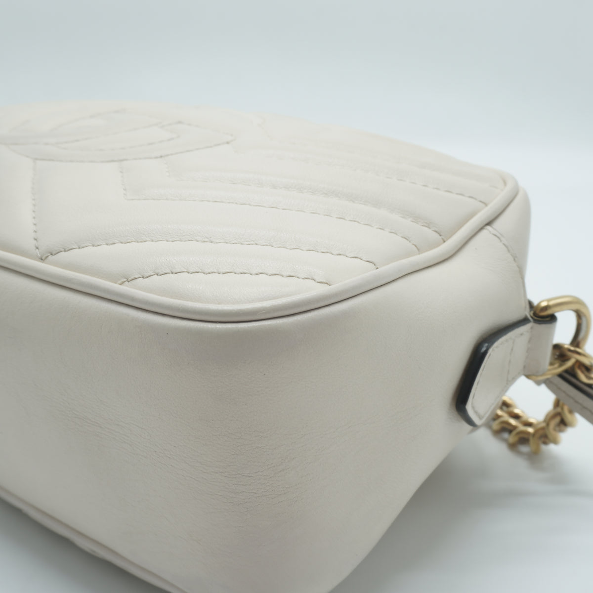 Gucci	GG Marmont Camera Bag white Small