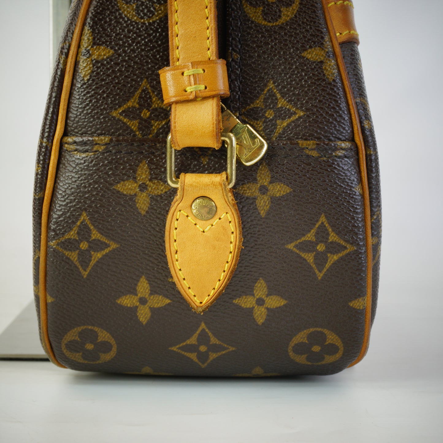 Louis Vuitton	Monogram Blois