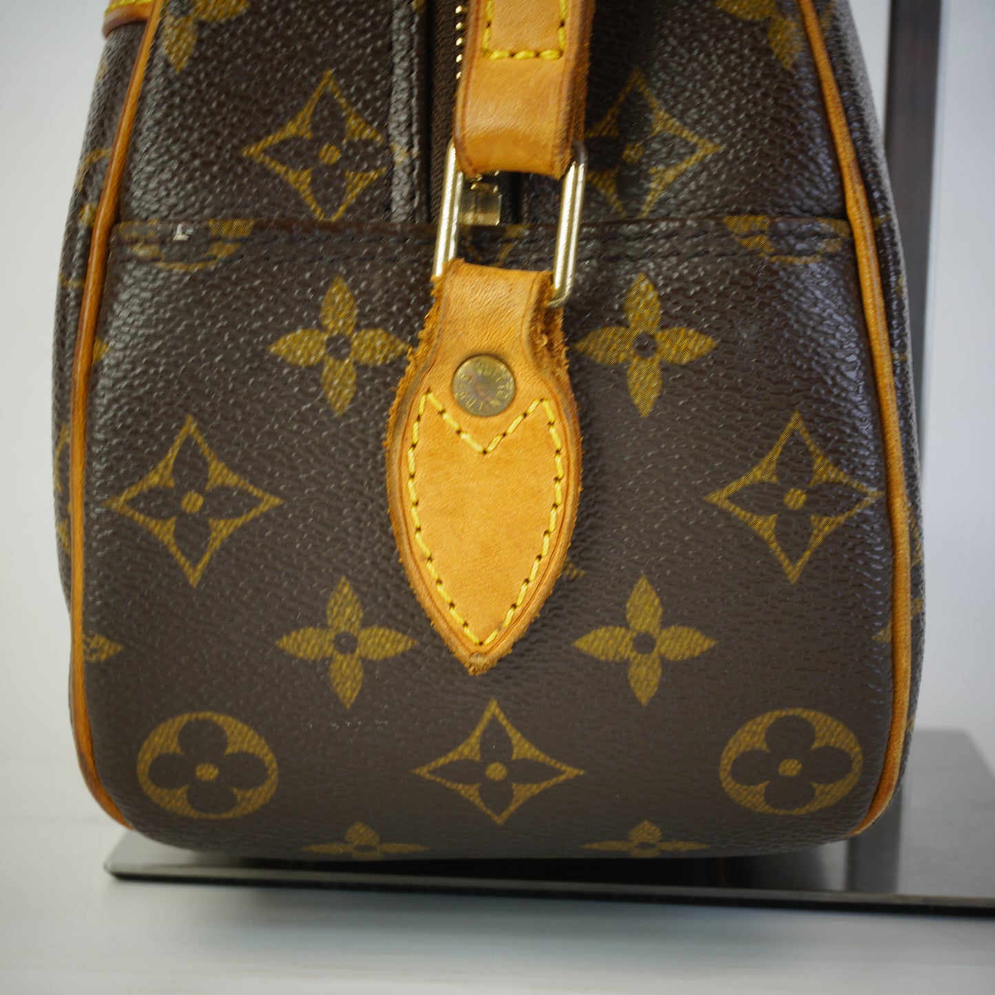 Louis Vuitton	Monogram Blois