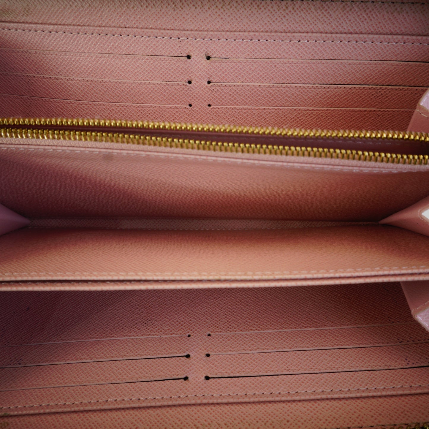 Louis Vuitton	Zippy Wallet DE