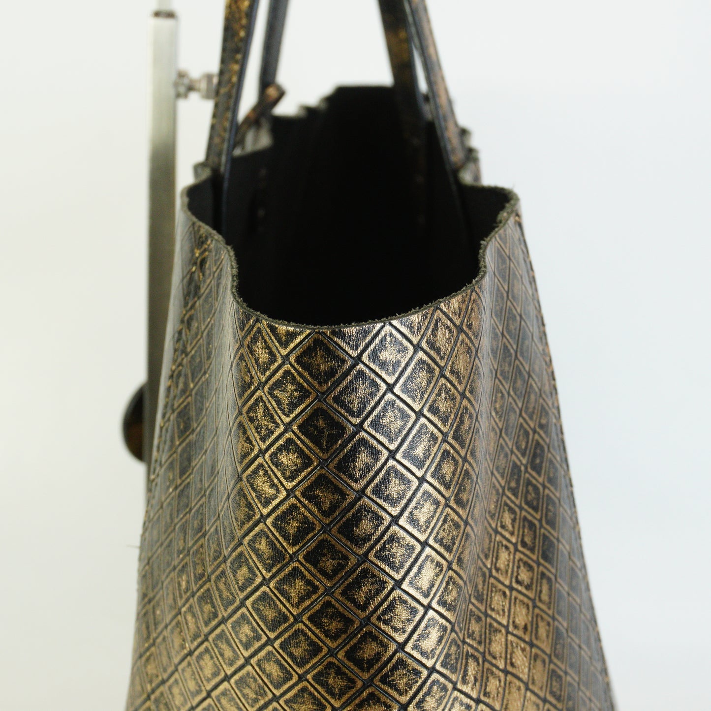 Bottega Veneta Intrecciomirage Leather Black/Gold Large