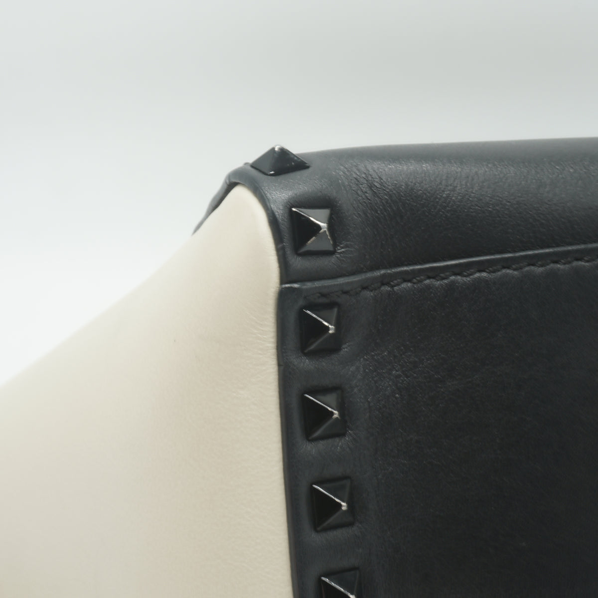 Valentino	Rockstud Small Double Handle Tote Small GHW