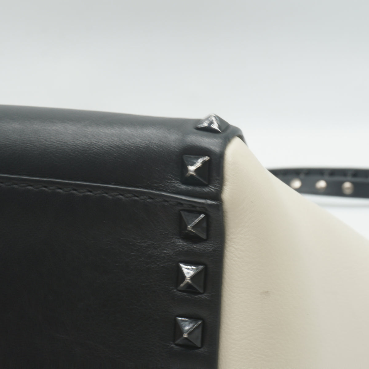Valentino	Rockstud Small Double Handle Tote Small GHW