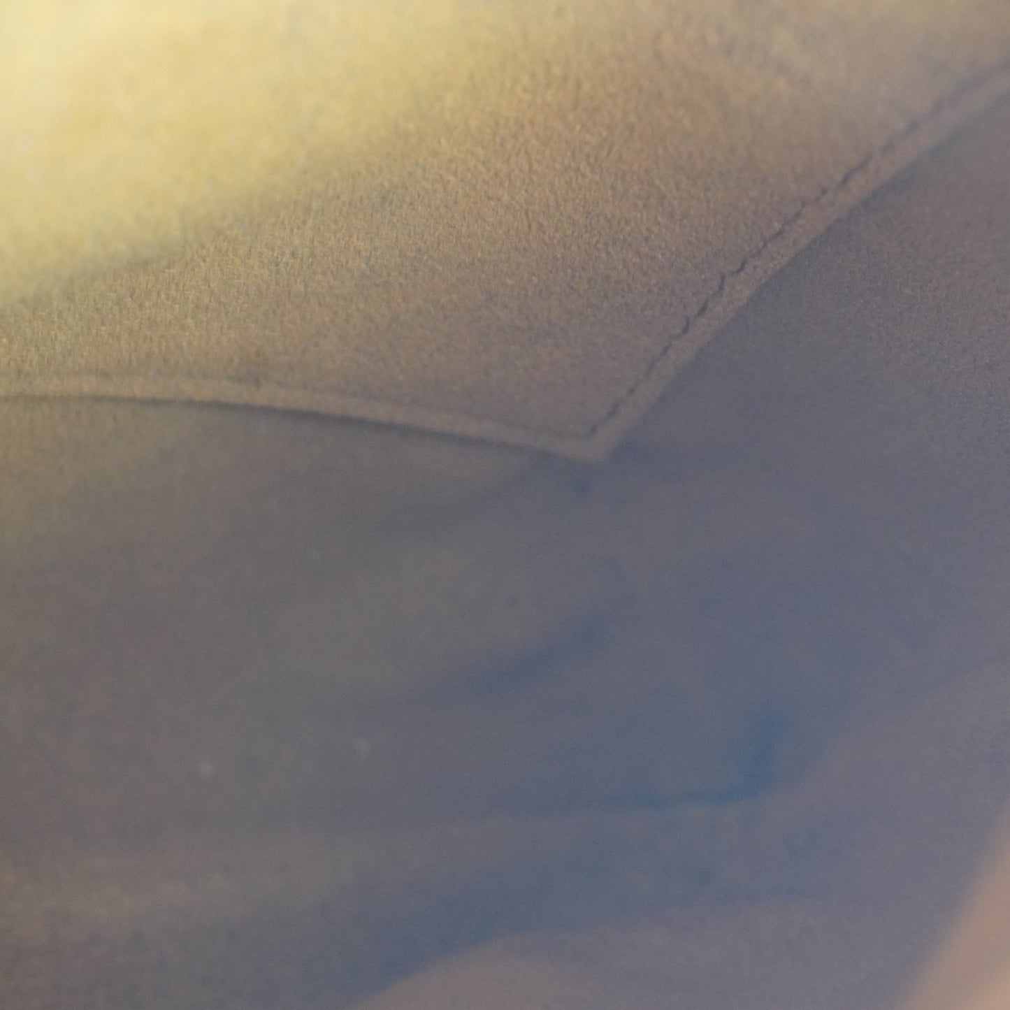 Louis Vuitton	Sling Bag Mono