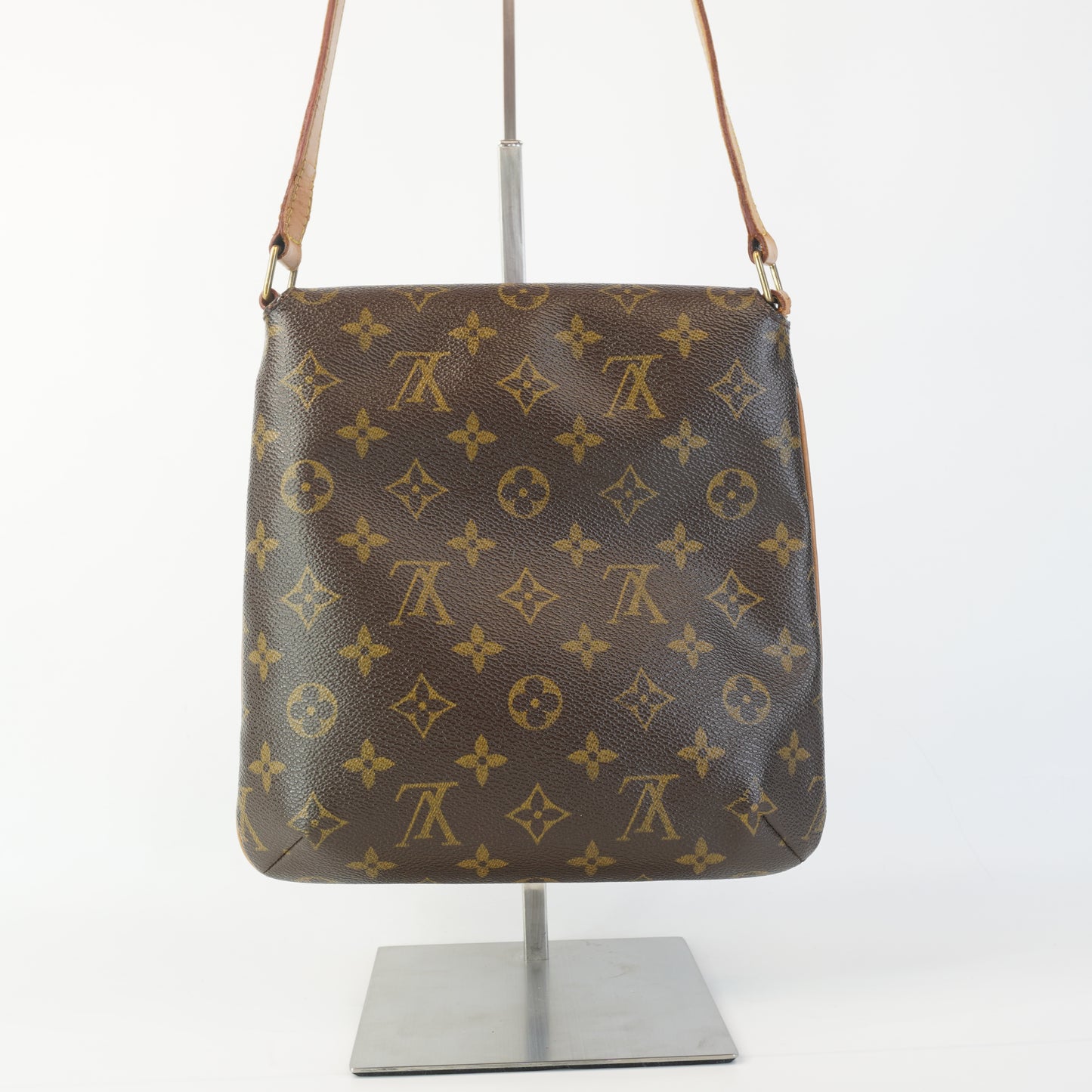 Louis Vuitton	Sling Bag Mono