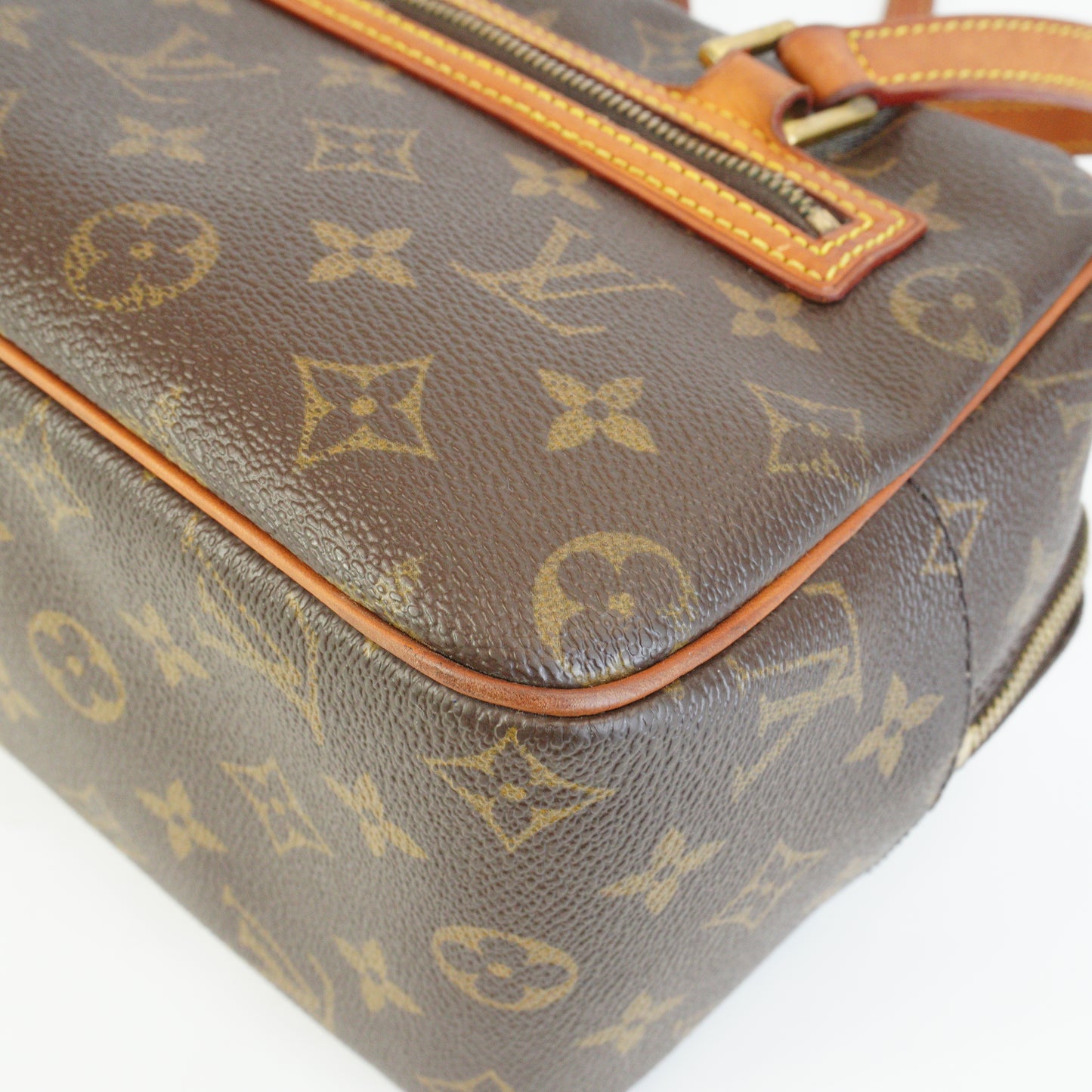 Louis Vuitton	Cite Monogram MM  GHW