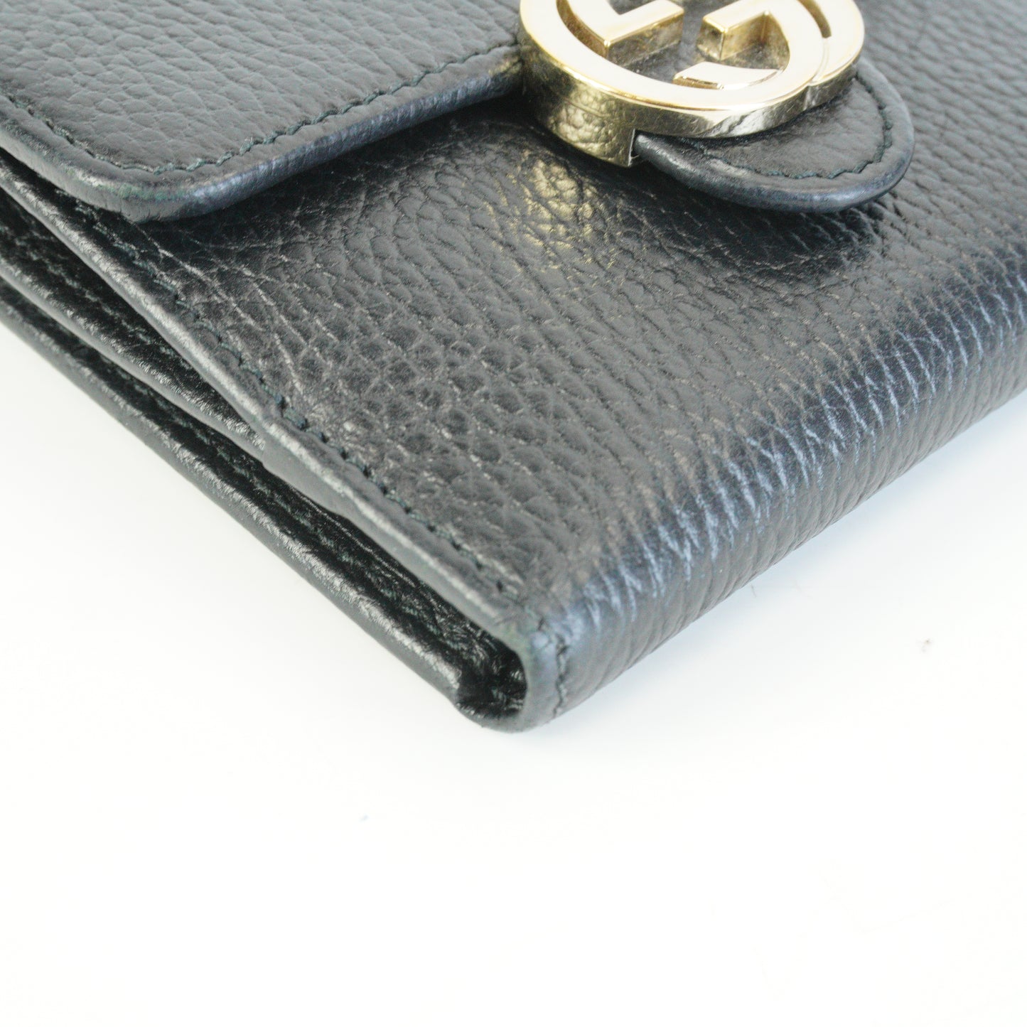 Gucci Interlocking G Pebbled Compact Wallet Black