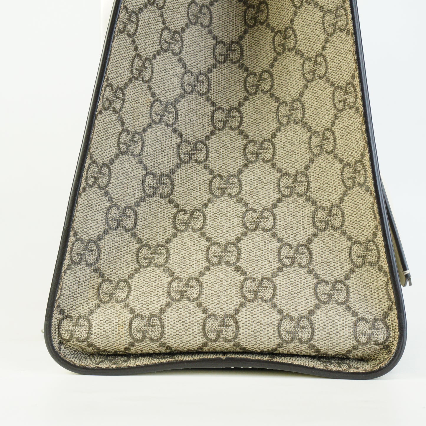 Gucci	Padlock GG Supreme Beige Medium GHW
