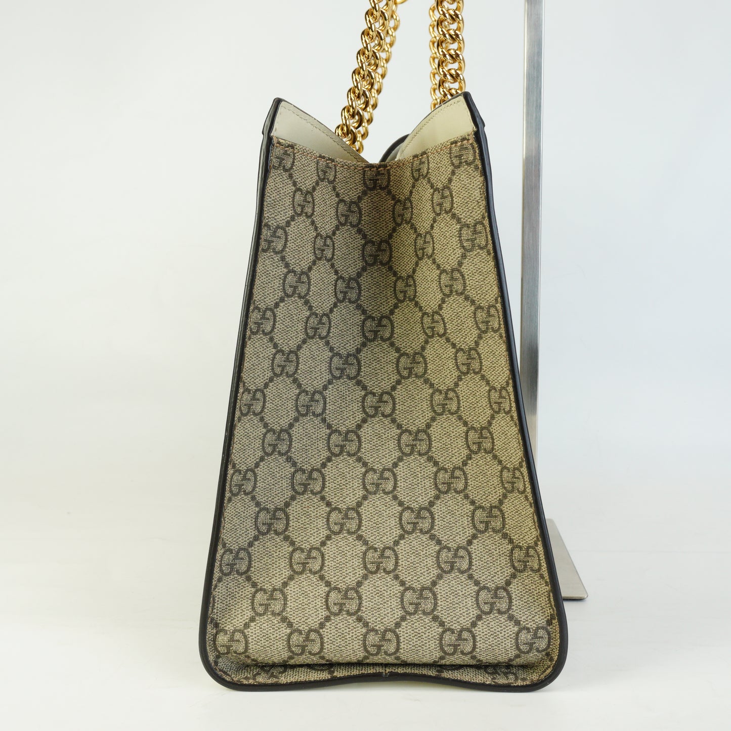 Gucci	Padlock GG Supreme Beige Medium GHW