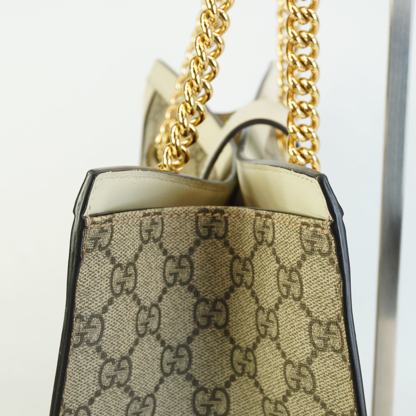 Gucci	Padlock GG Supreme Beige Medium GHW