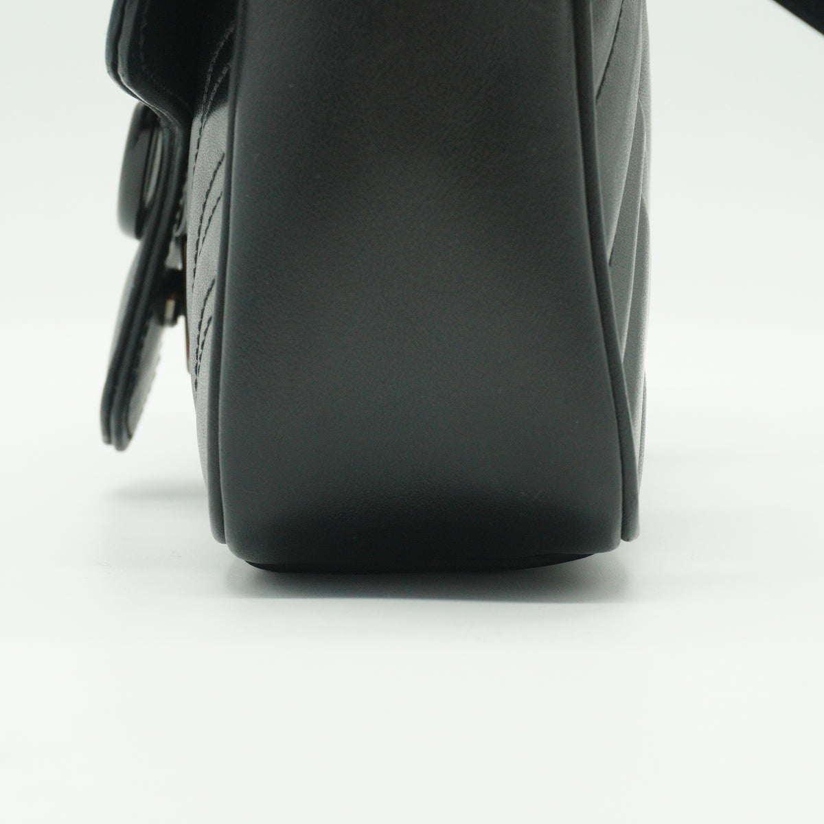 Gucci	GG Marmont Metelasse Bag Black Small MHW