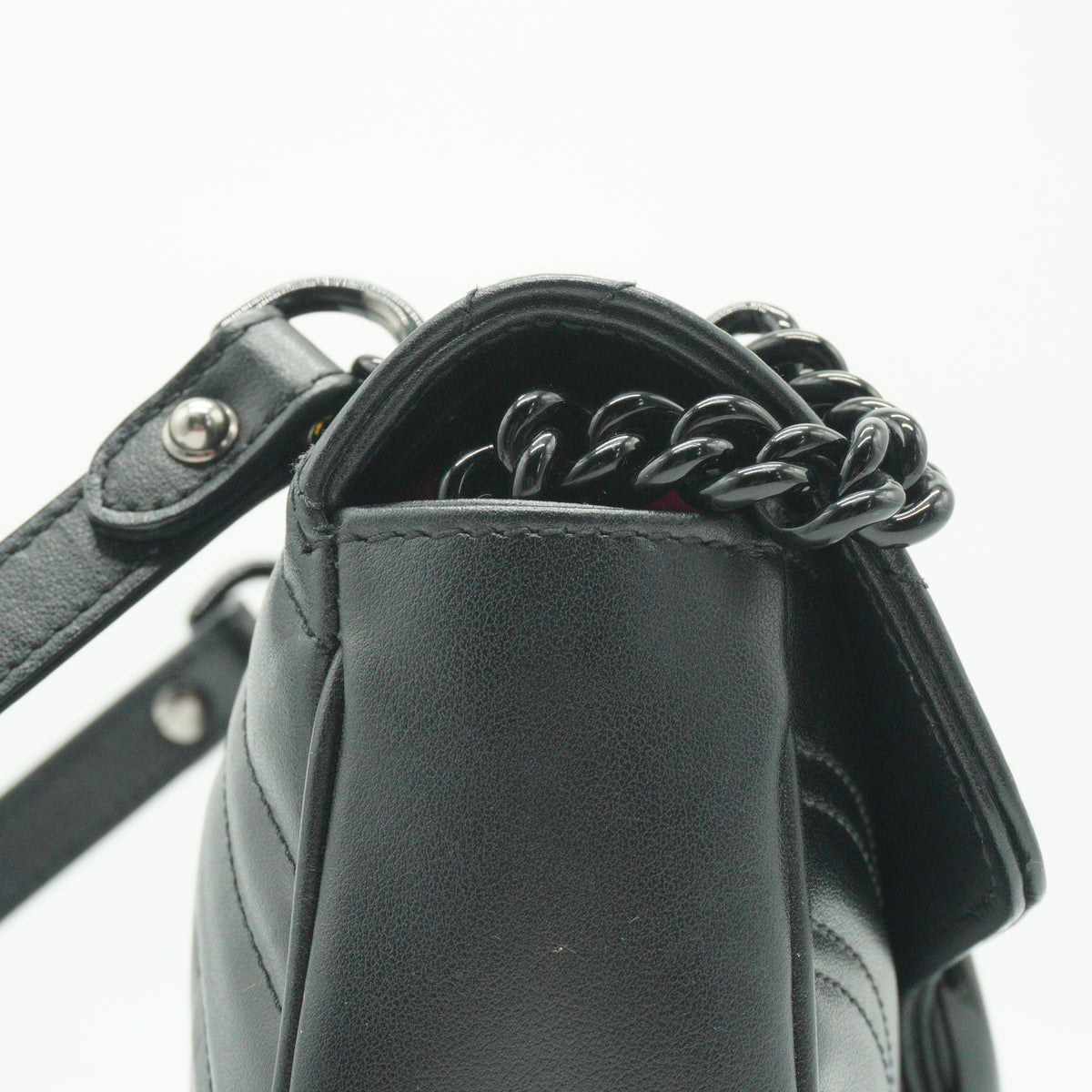 Gucci	GG Marmont Metelasse Bag Black Small MHW